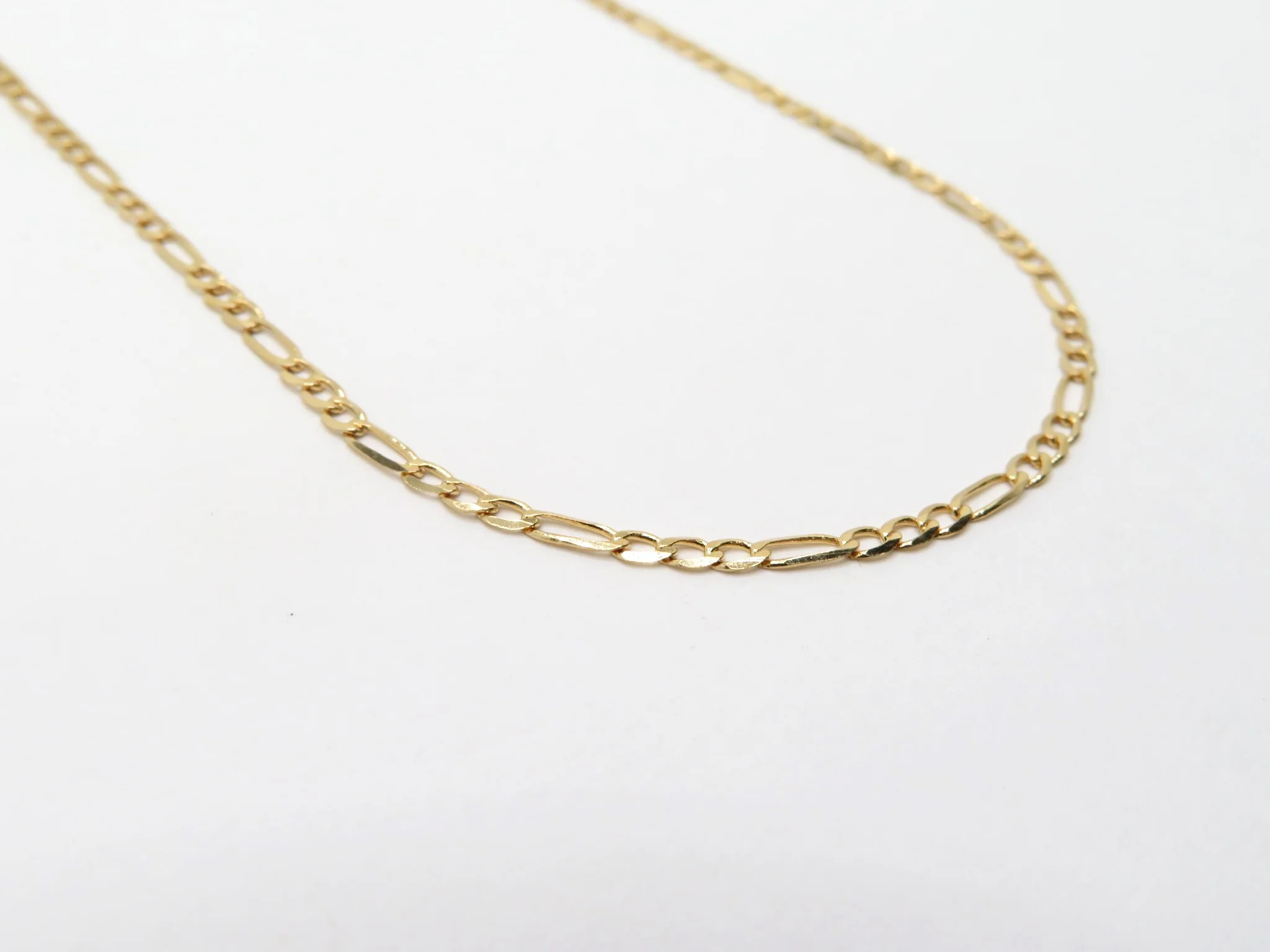 19.25k Yellow Gold Figaro Chain - Image 3