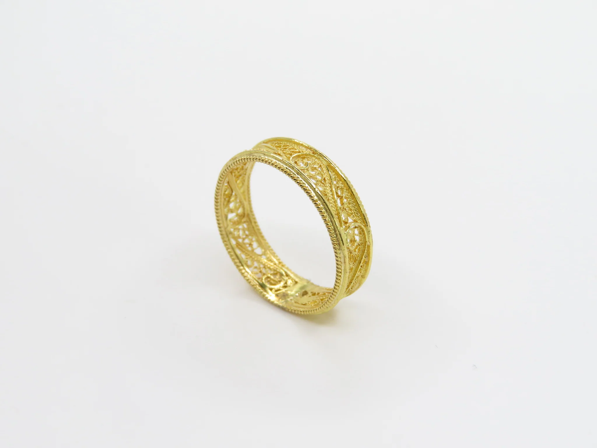 19.25k Yellow Gold Filigree Band - Image 6