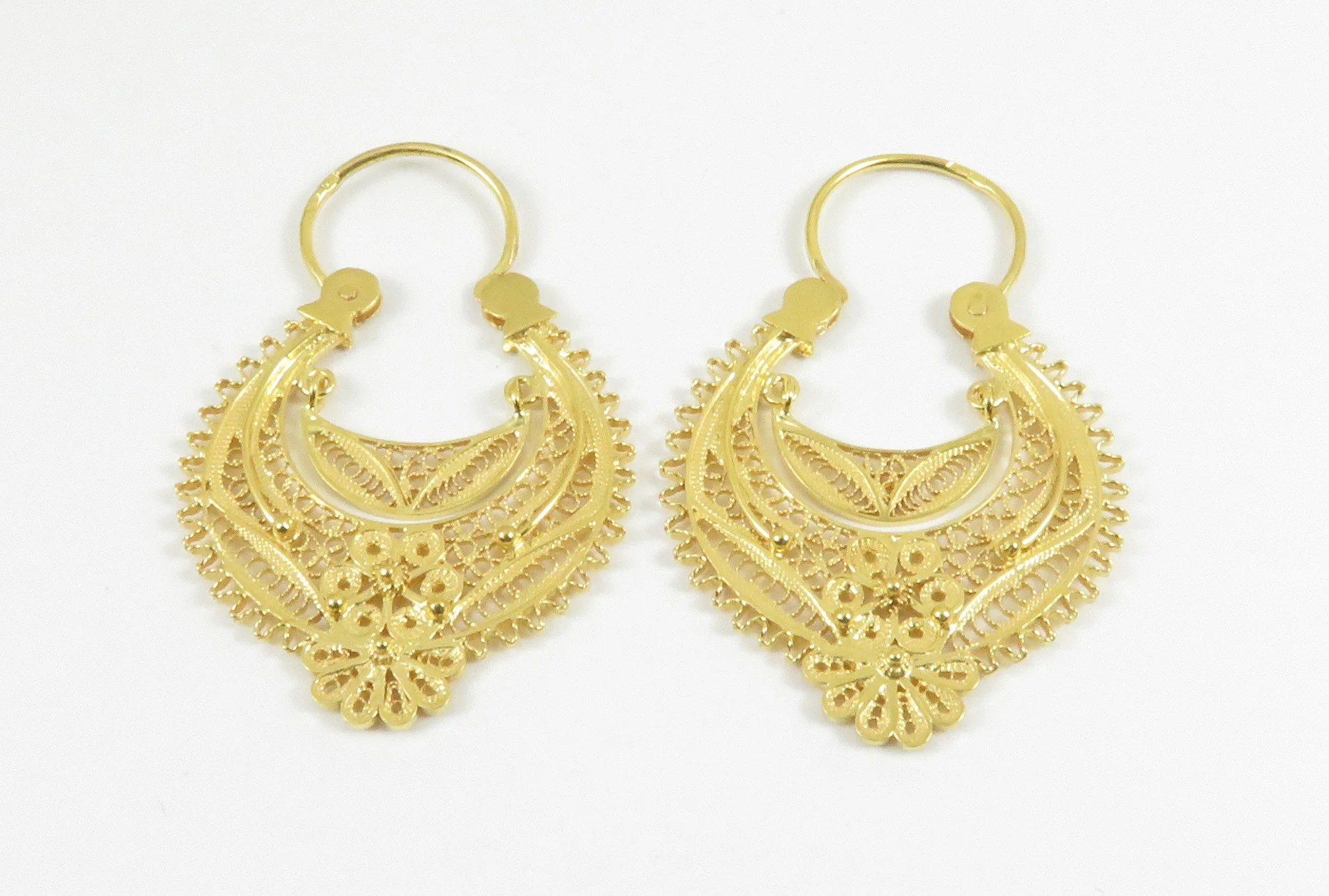 19.25k Yellow Gold Filigree Arrecadas Earrings - Large - Image 3