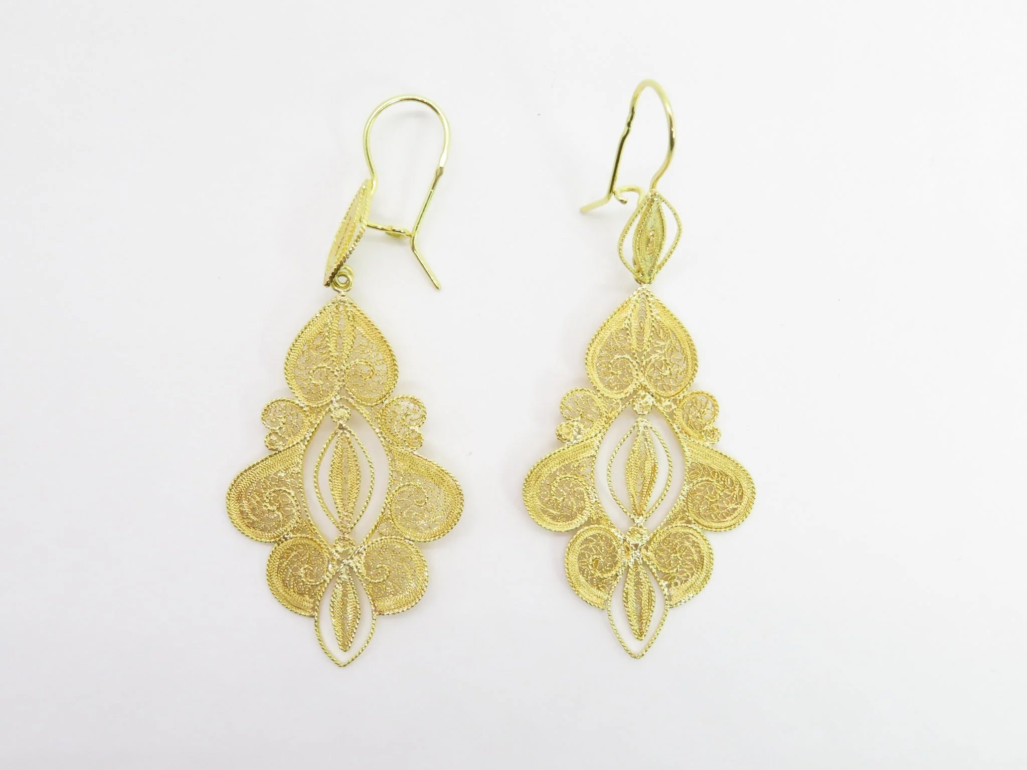 19.25k Yellow Gold Filigree Esmeralda Earrings