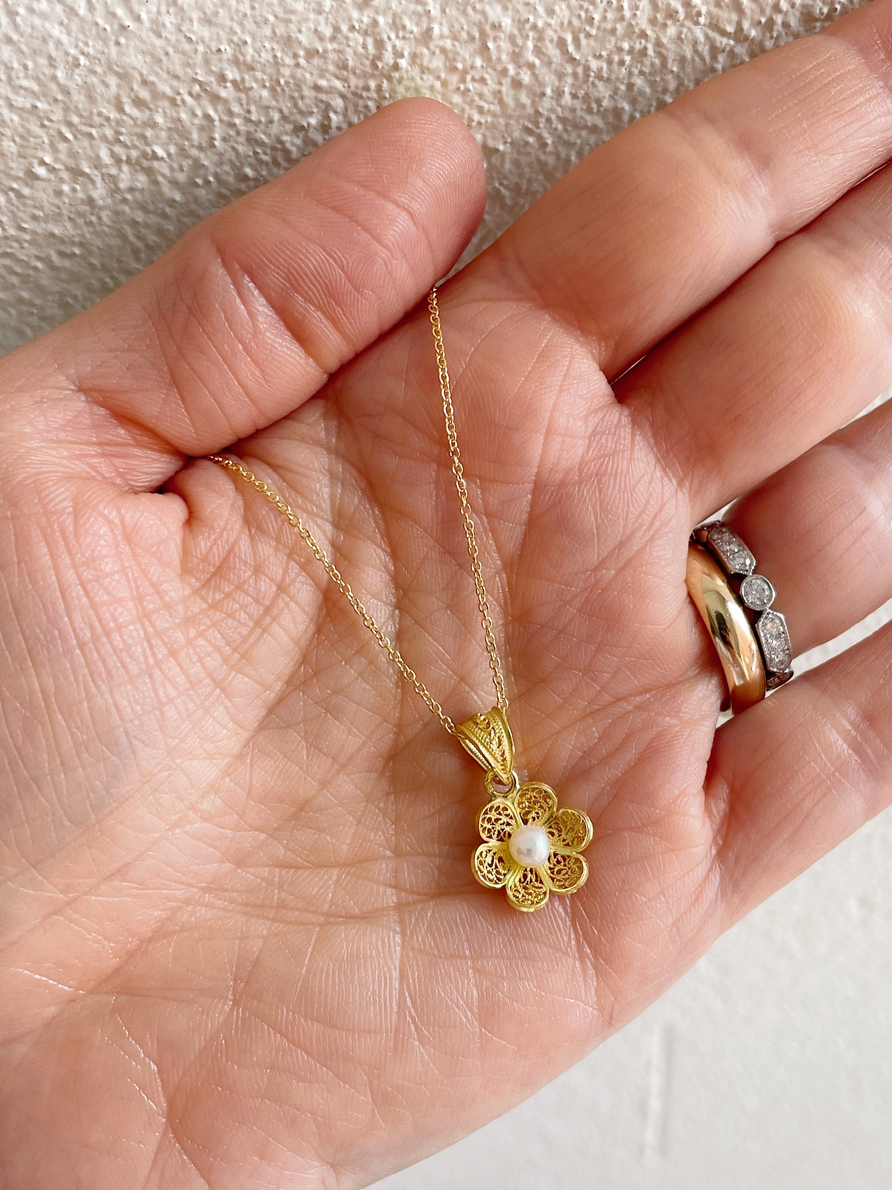 19.25k Yellow Gold Filigree Flower and Pearl Pendant - Image 4