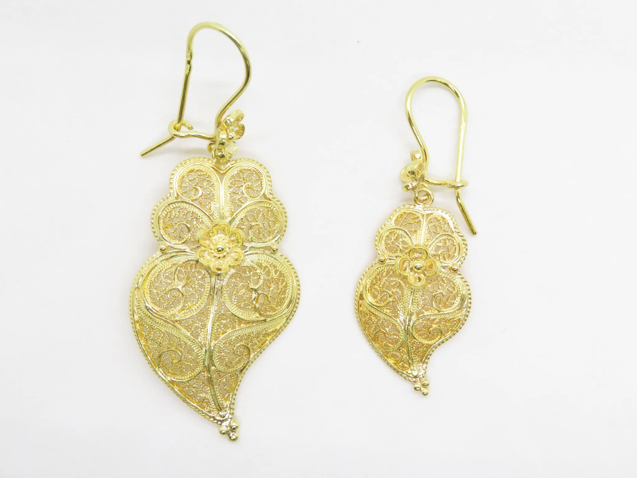 19.25k Yellow Gold Filigree Heart of Viana Earrings - Image 3