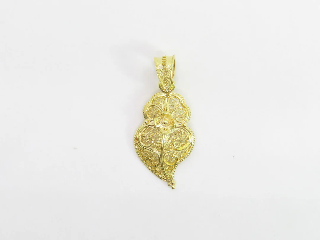 19.25k Yellow Gold Filigree Heart of Viana Pendant - Image 3