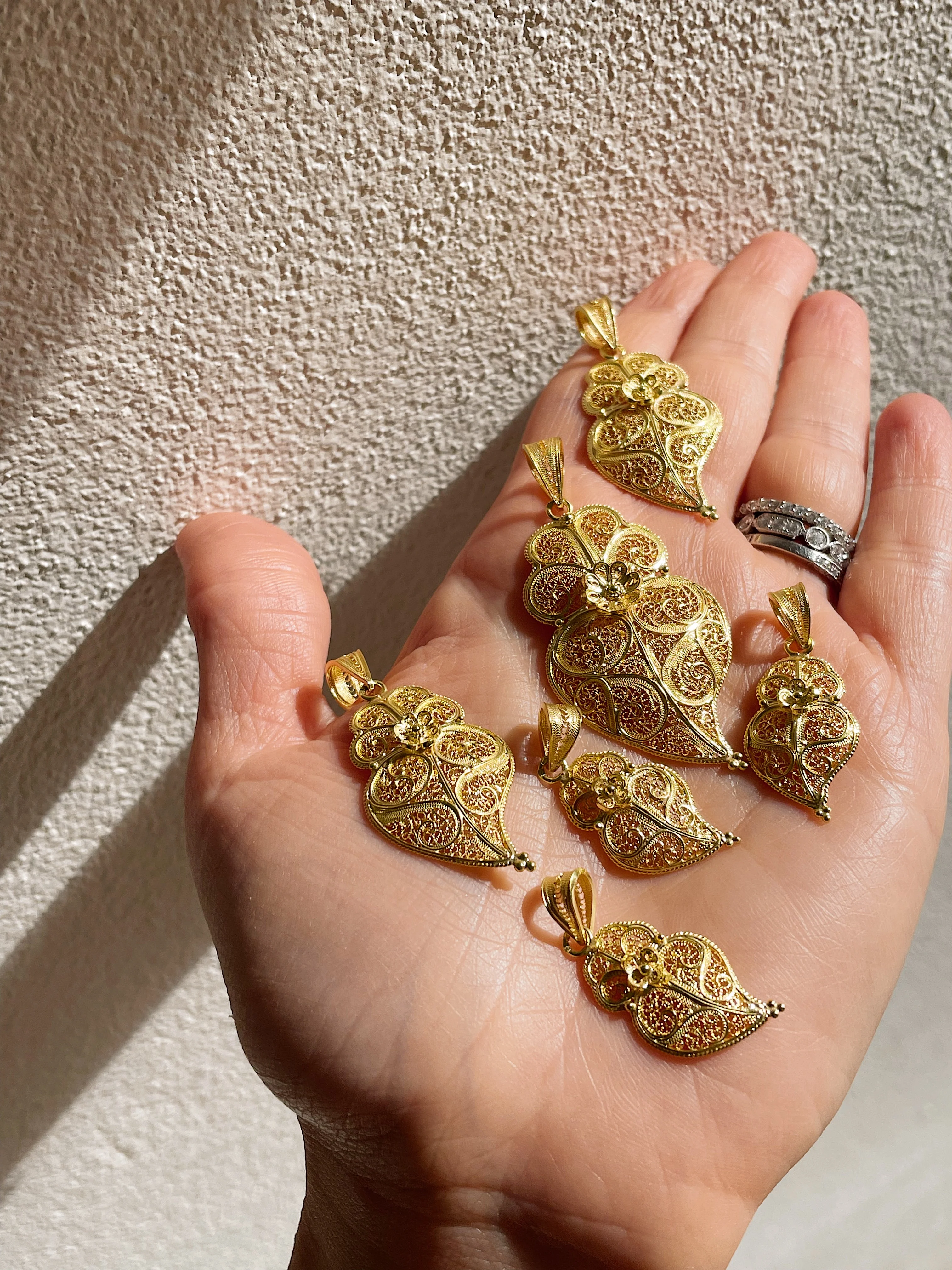 19.25k Yellow Gold Filigree Heart of Viana Pendant - Image 6