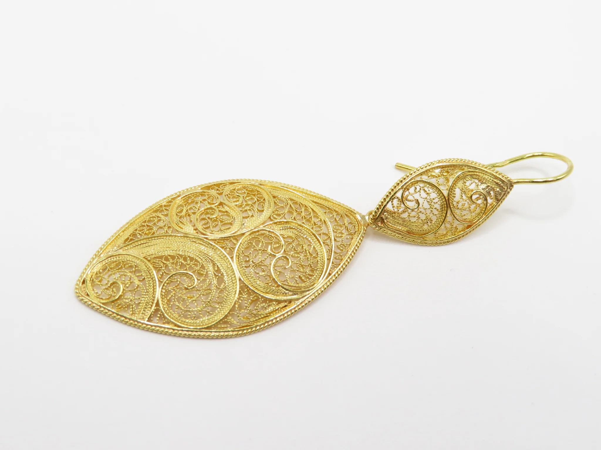 19.25k Filigree Tear Drop Earrings - Image 4