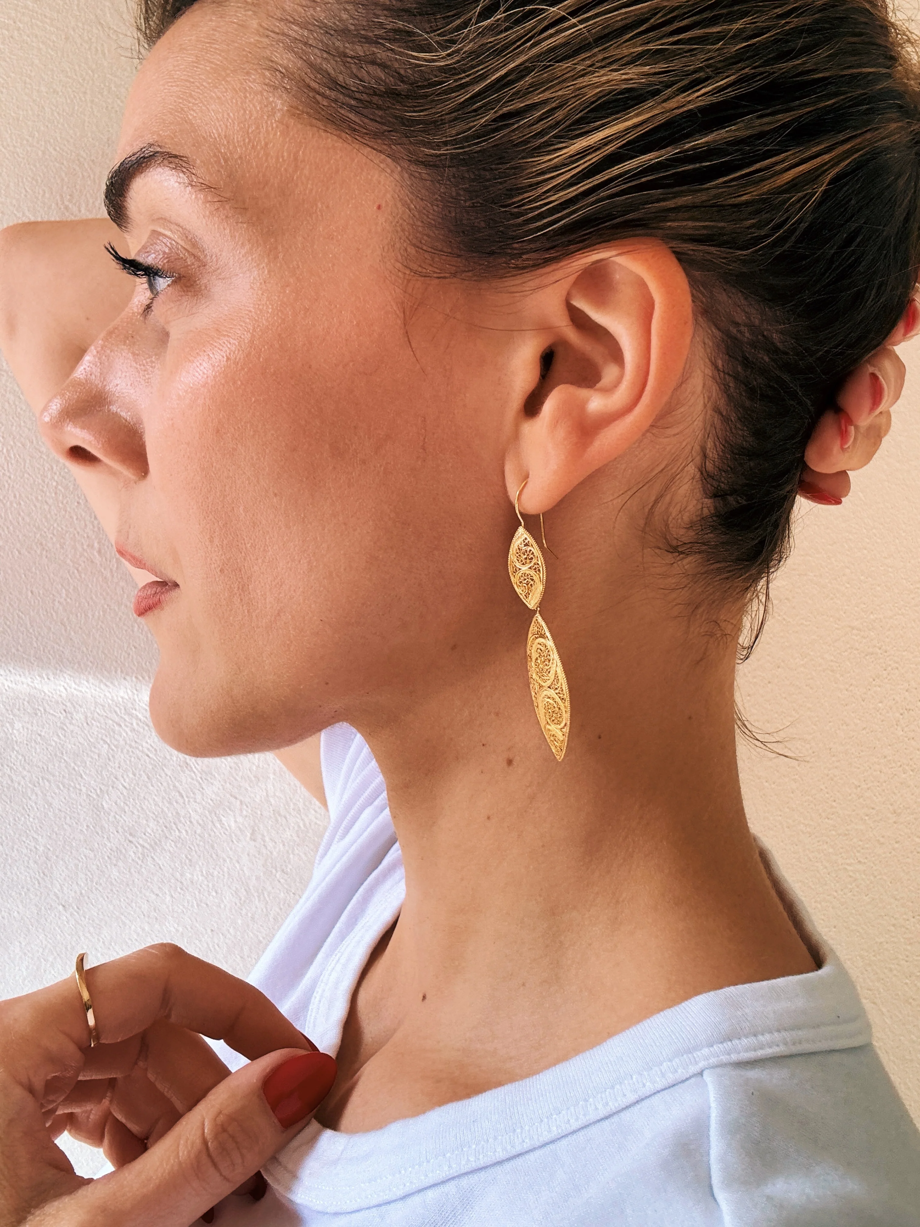 19.25k Filigree Tear Drop Earrings - Image 5