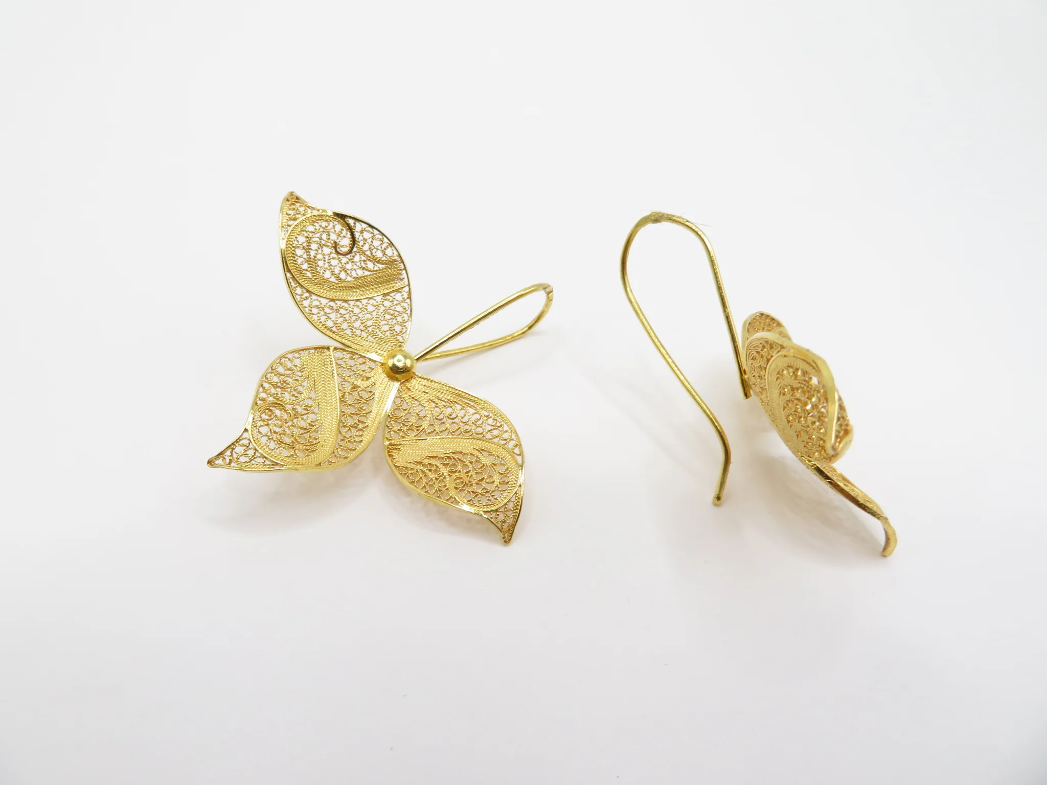 19.25k Filigree Three Petal Earrings