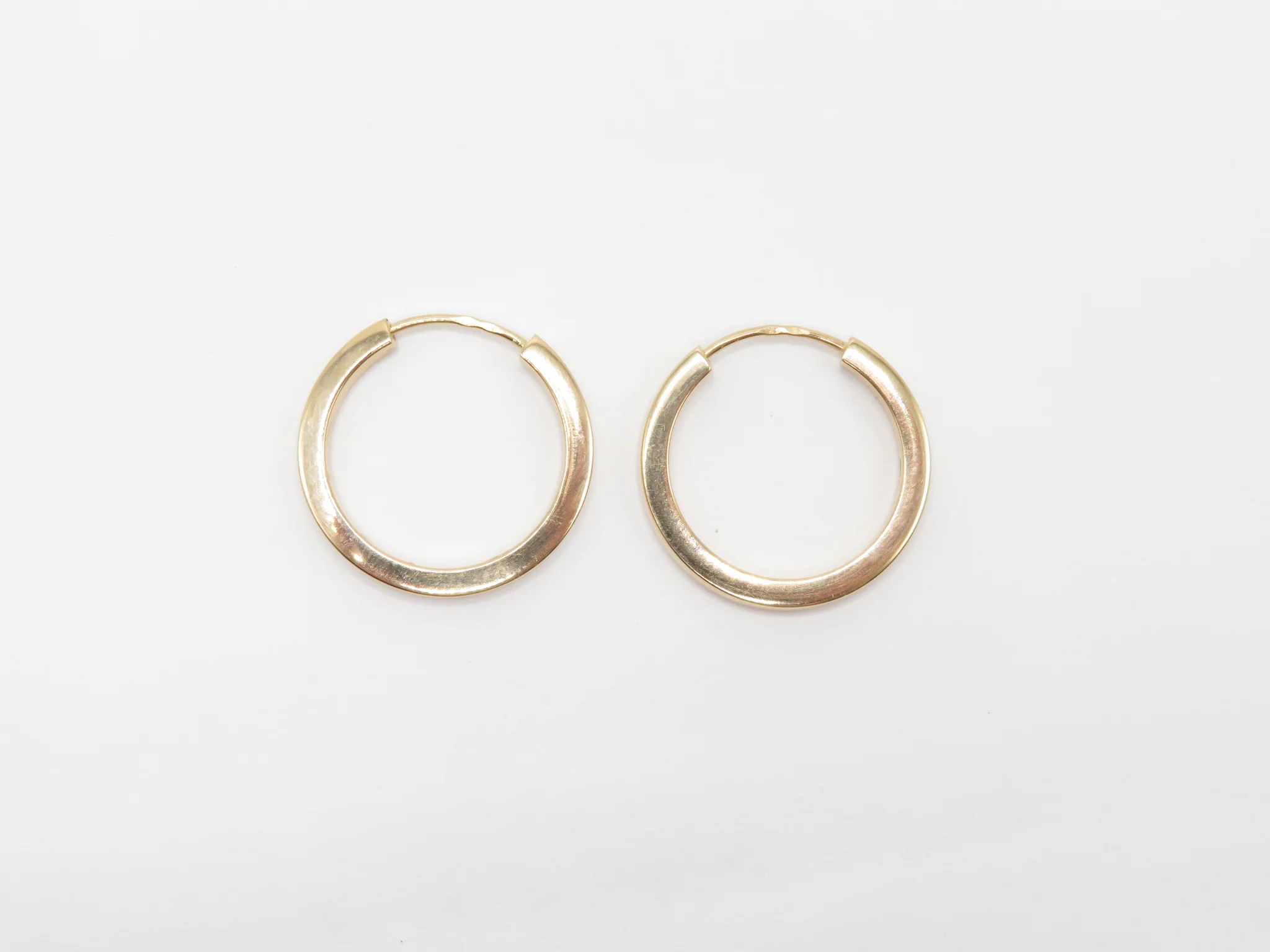 19.25k Yellow Gold Flat Sleeper Hoops - Image 3