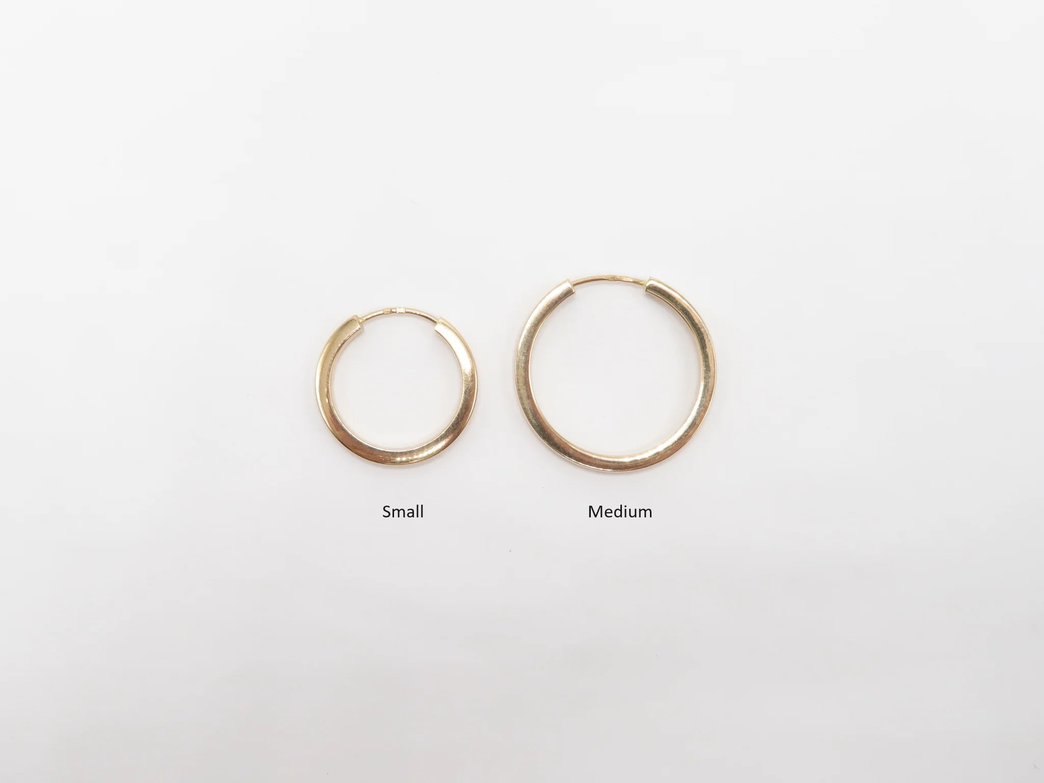 19.25k Yellow Gold Flat Sleeper Hoops - Image 8
