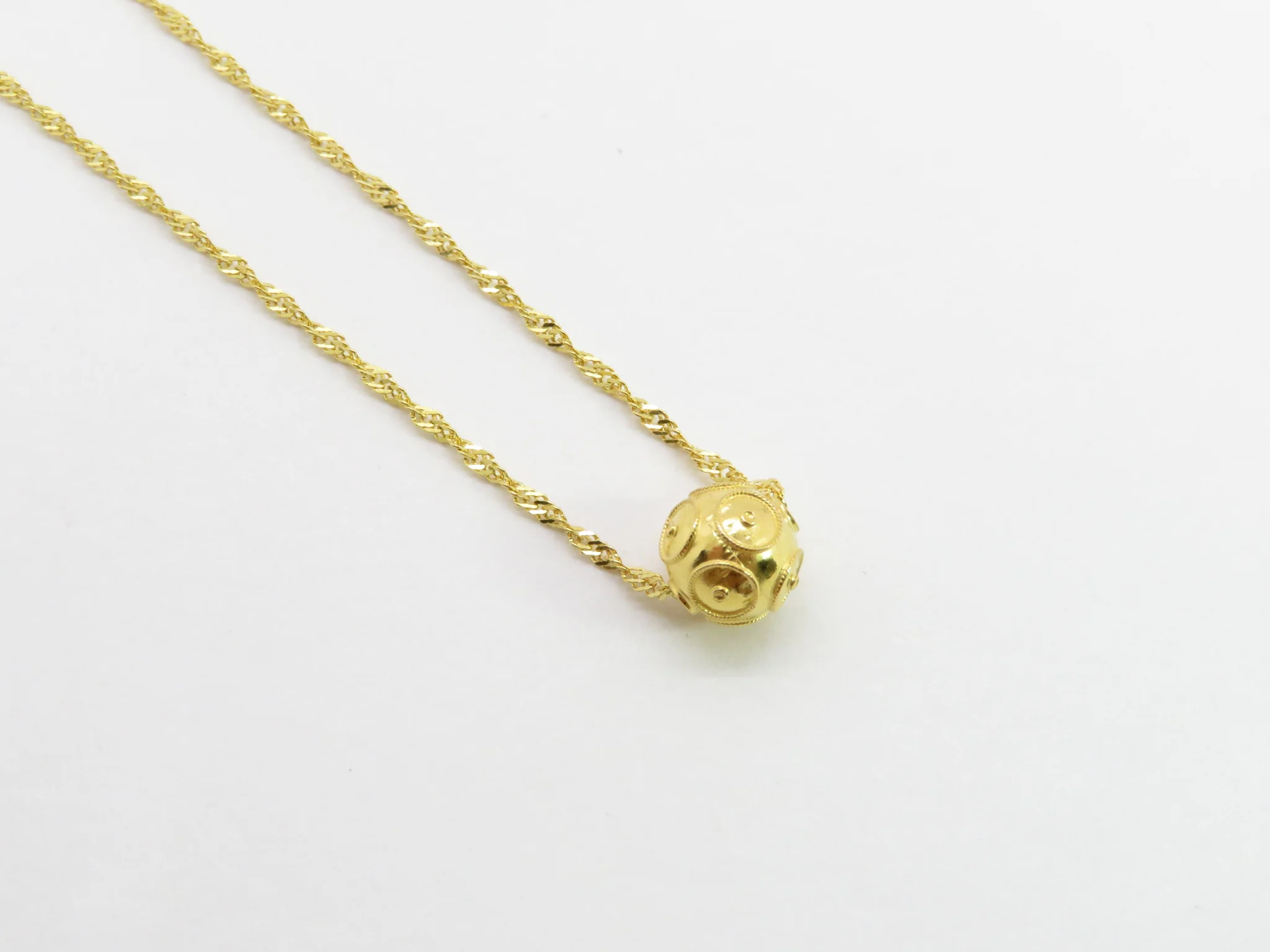 19.25k Floating Conta de Viana Necklace - Image 5