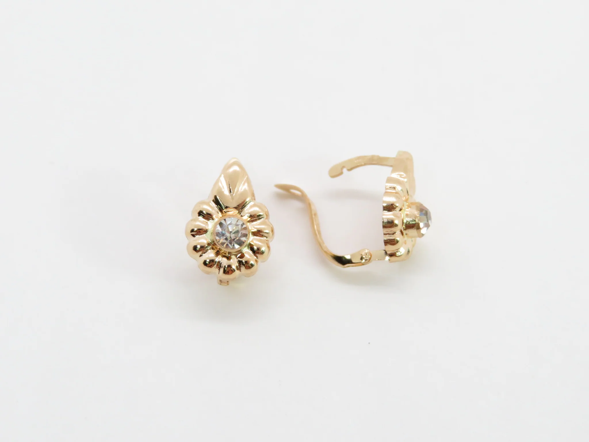 19.25k Yellow Gold Floral Earrings - Image 3