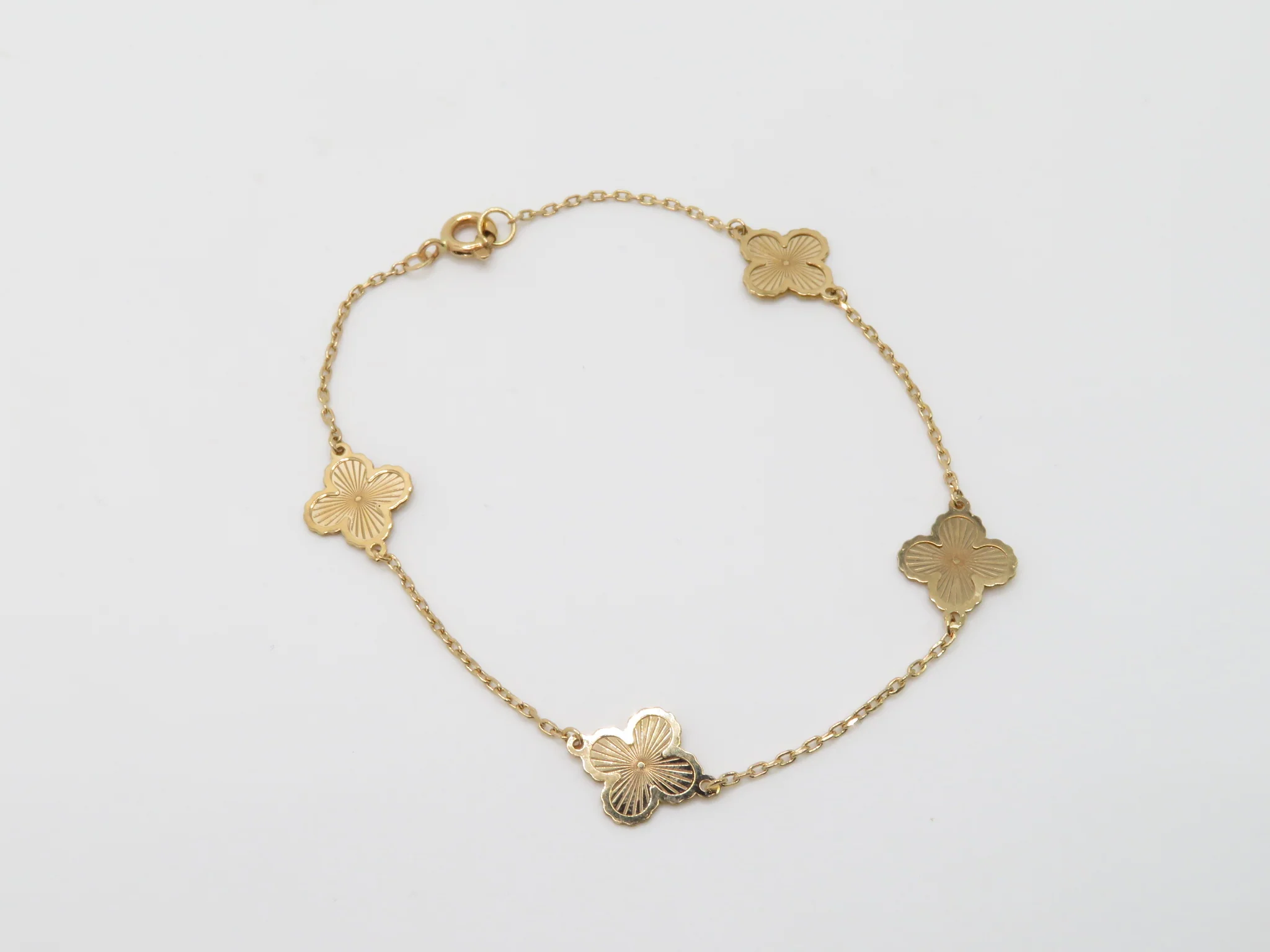 19.25k Yellow Gold Four Clover Bracelet - Image 3