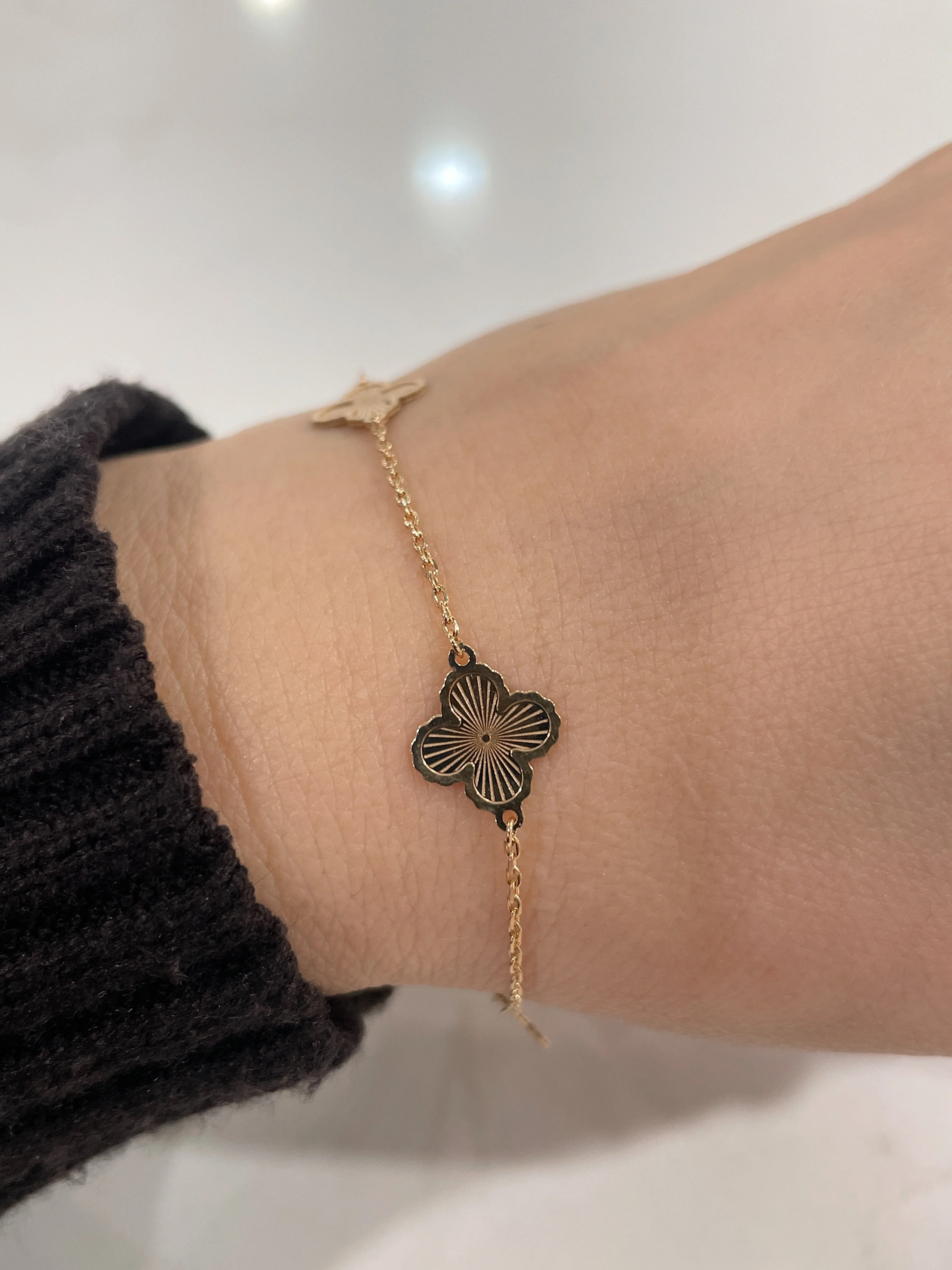 19.25k Yellow Gold Four Clover Bracelet - Image 4