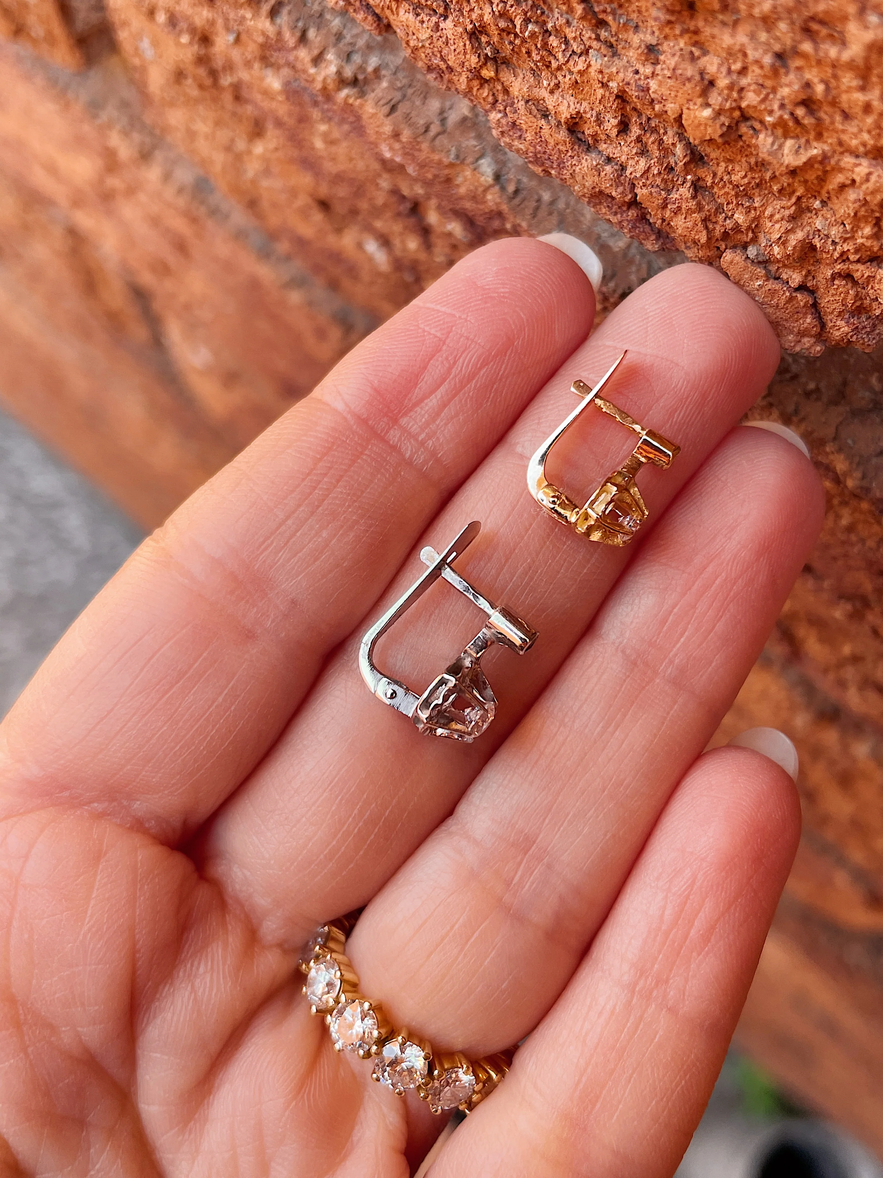 19.25k Garrao Earrings - Image 7