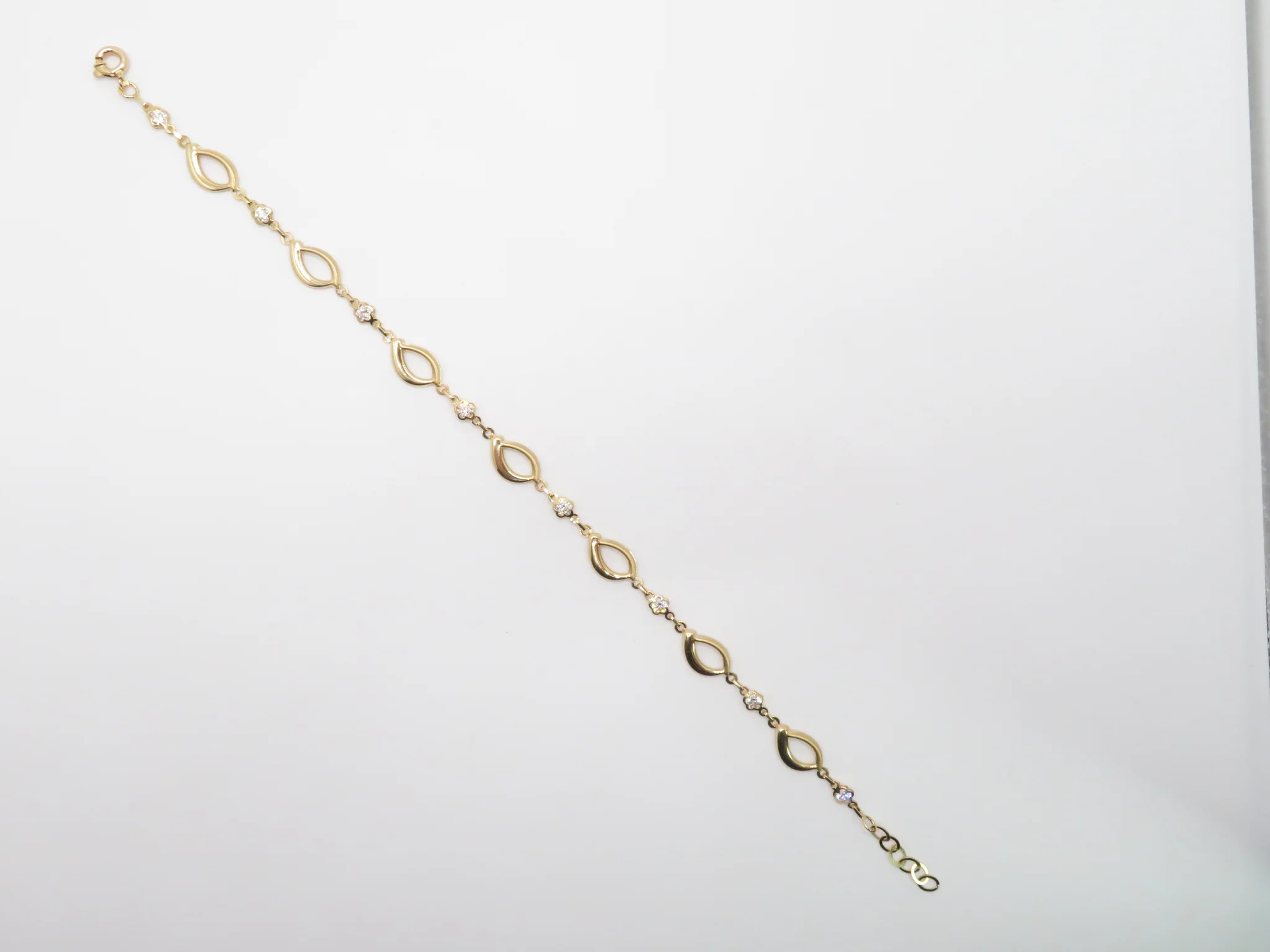 19.25k Yellow Gold Grace Bracelet - Image 3