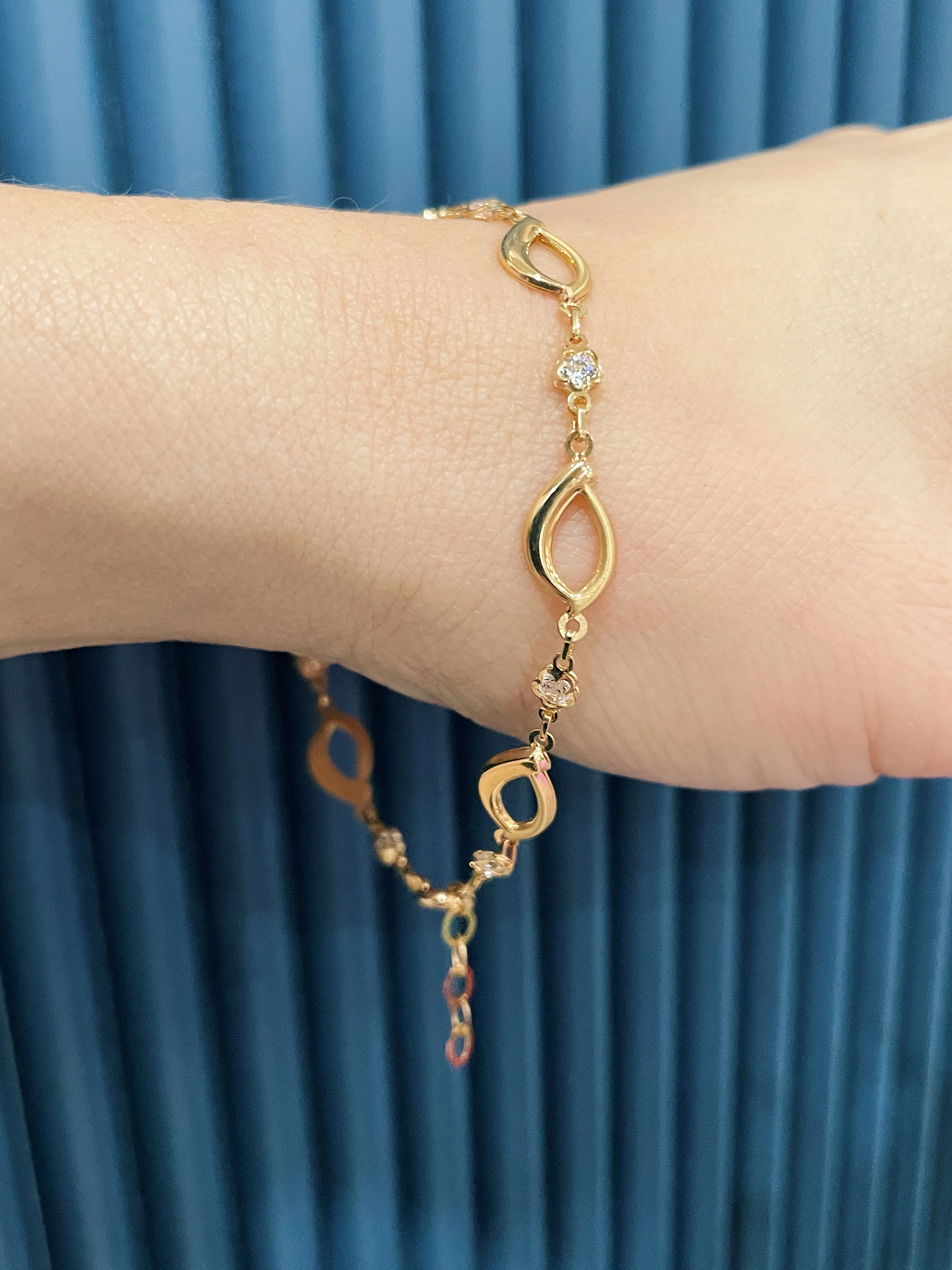 19.25k Yellow Gold Grace Bracelet - Image 4