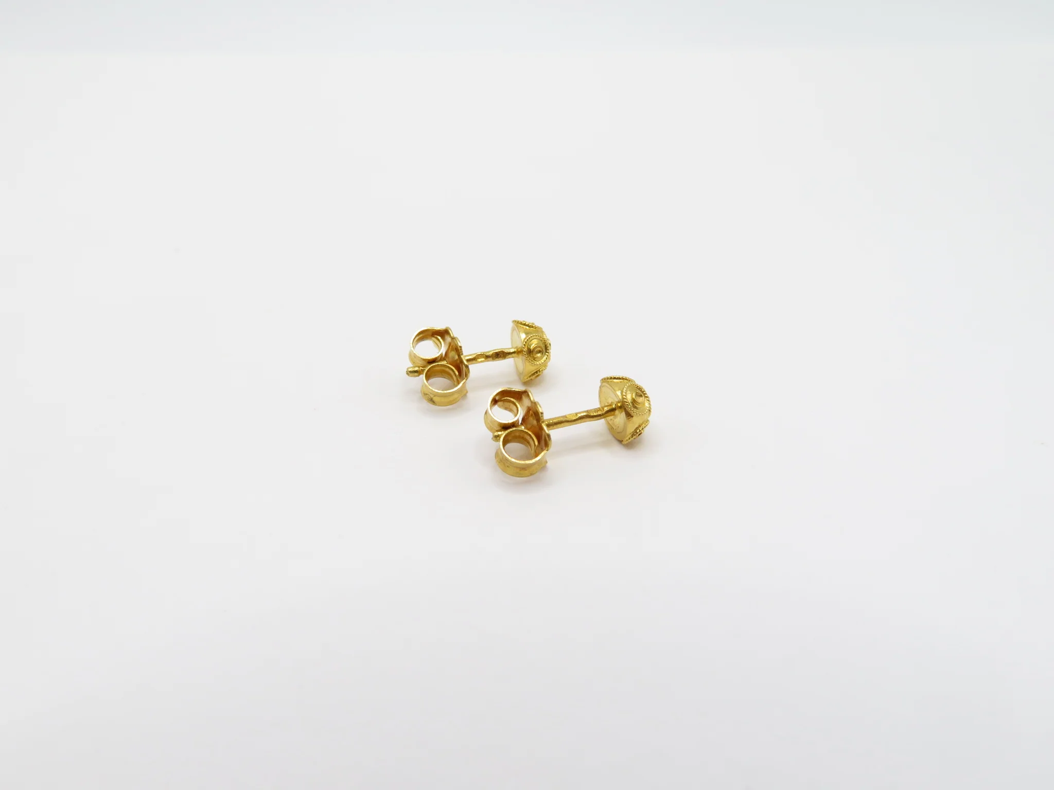 19.25k Yellow Gold Half Stud Conta de Viana Earrings - Image 3