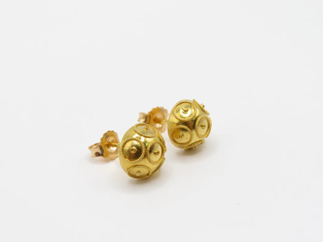 19.25k Yellow Gold Half Stud Conta de Viana Earrings - Image 6