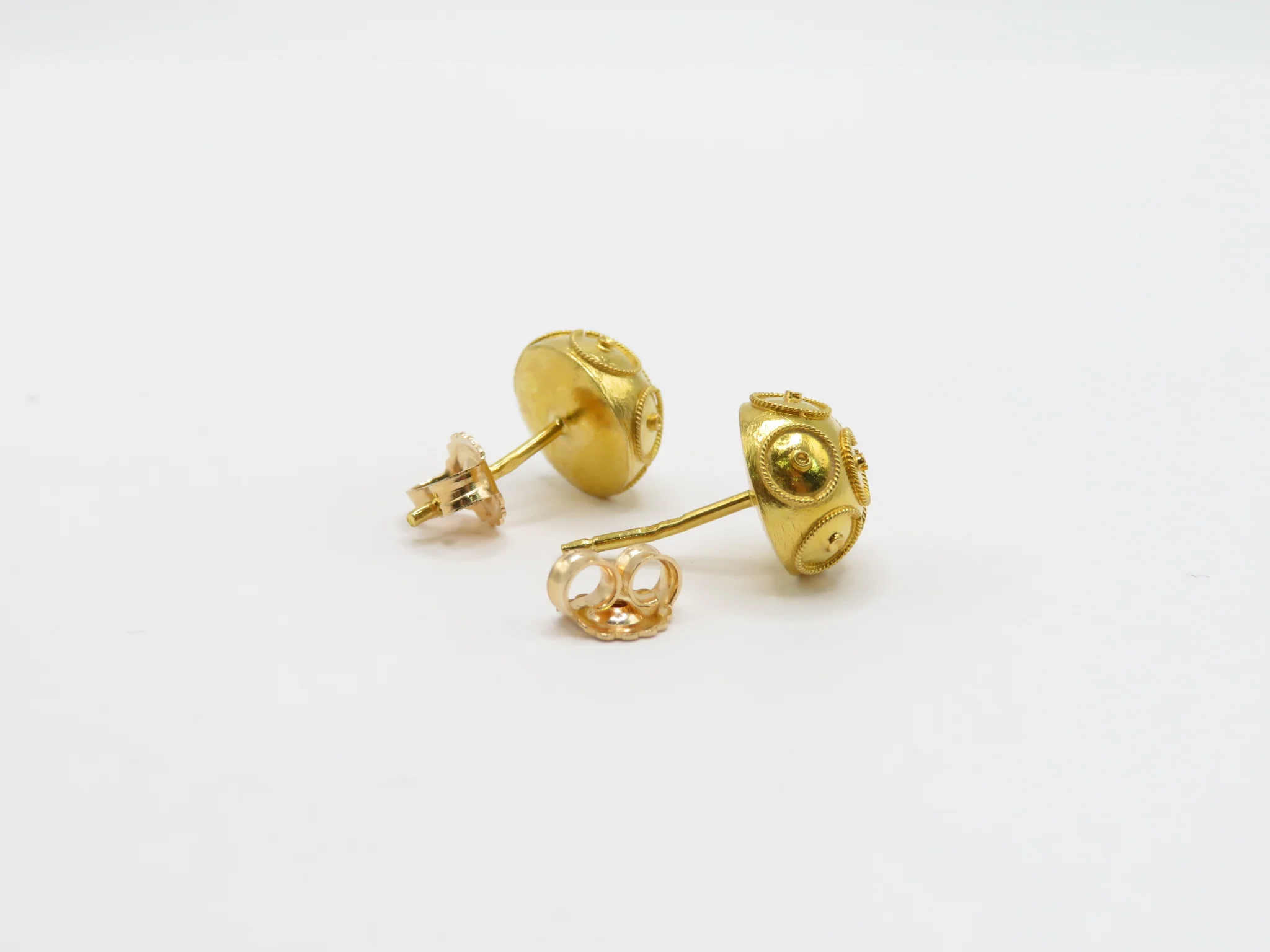 19.25k Yellow Gold Half Stud Conta de Viana Earrings - Image 8