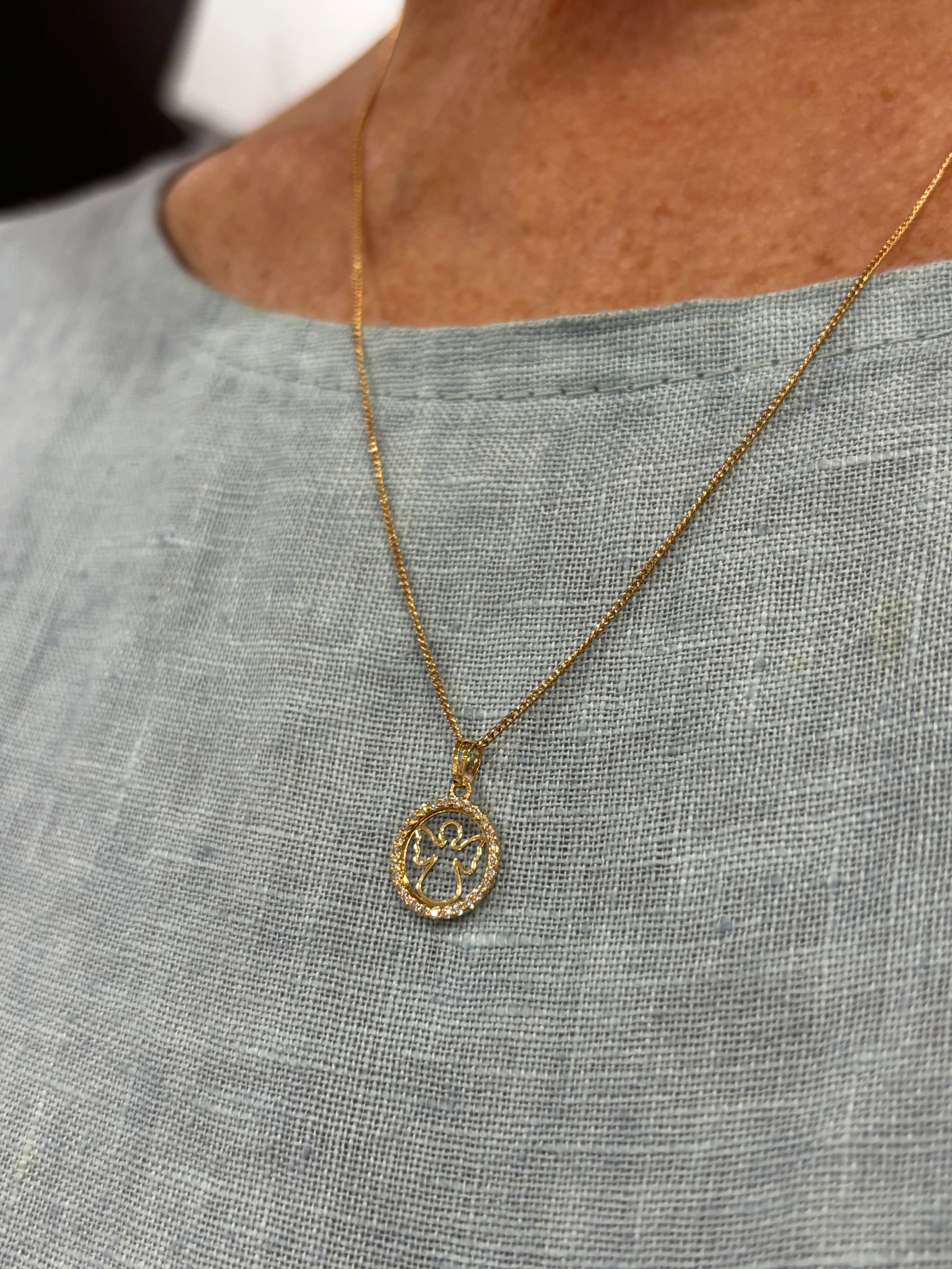 19.25k Yellow Gold Halo Angel Pendant - Image 2
