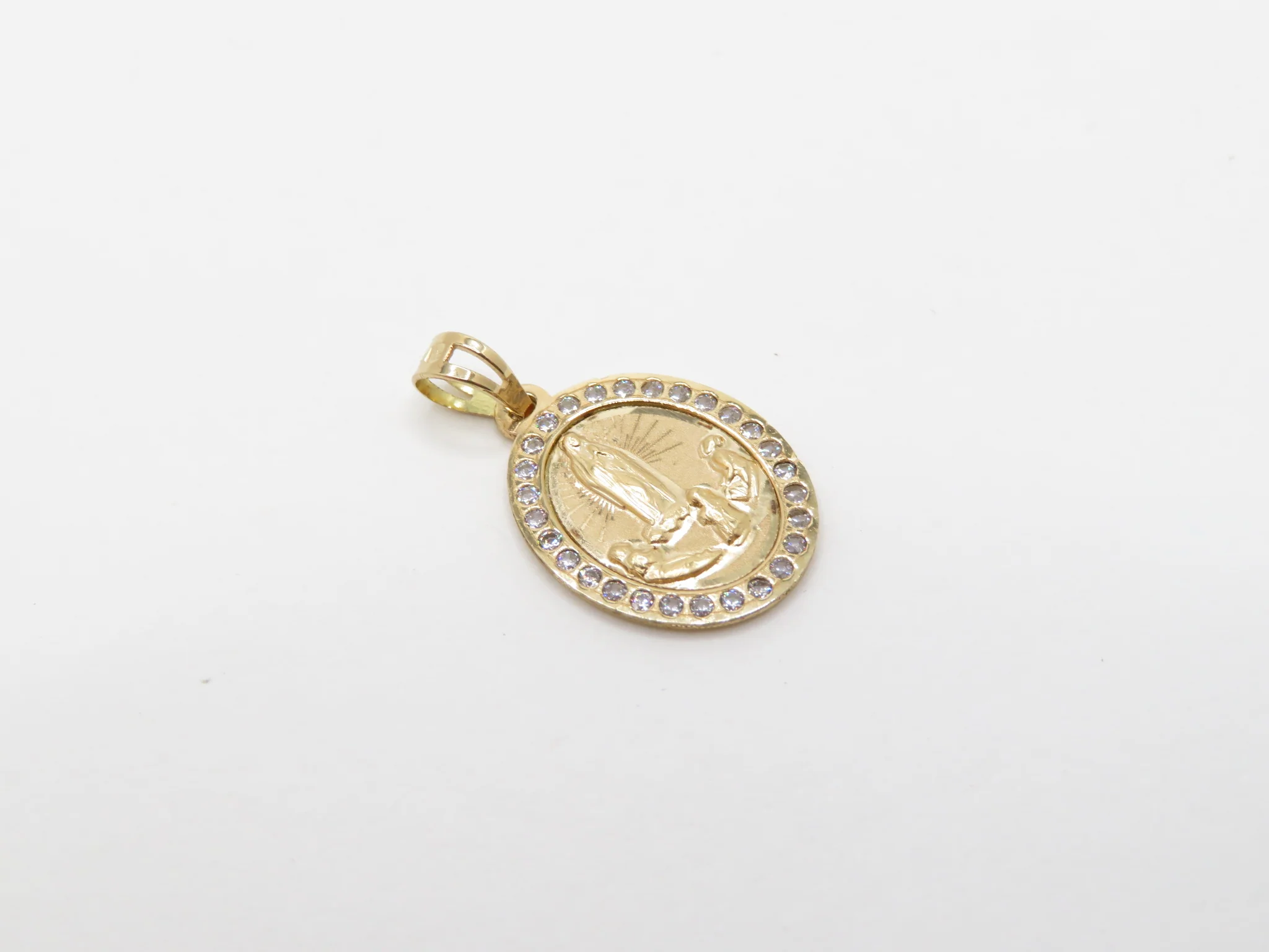 19.25k Yellow Gold Halo Our Lady of Fatima Medal - Image 3
