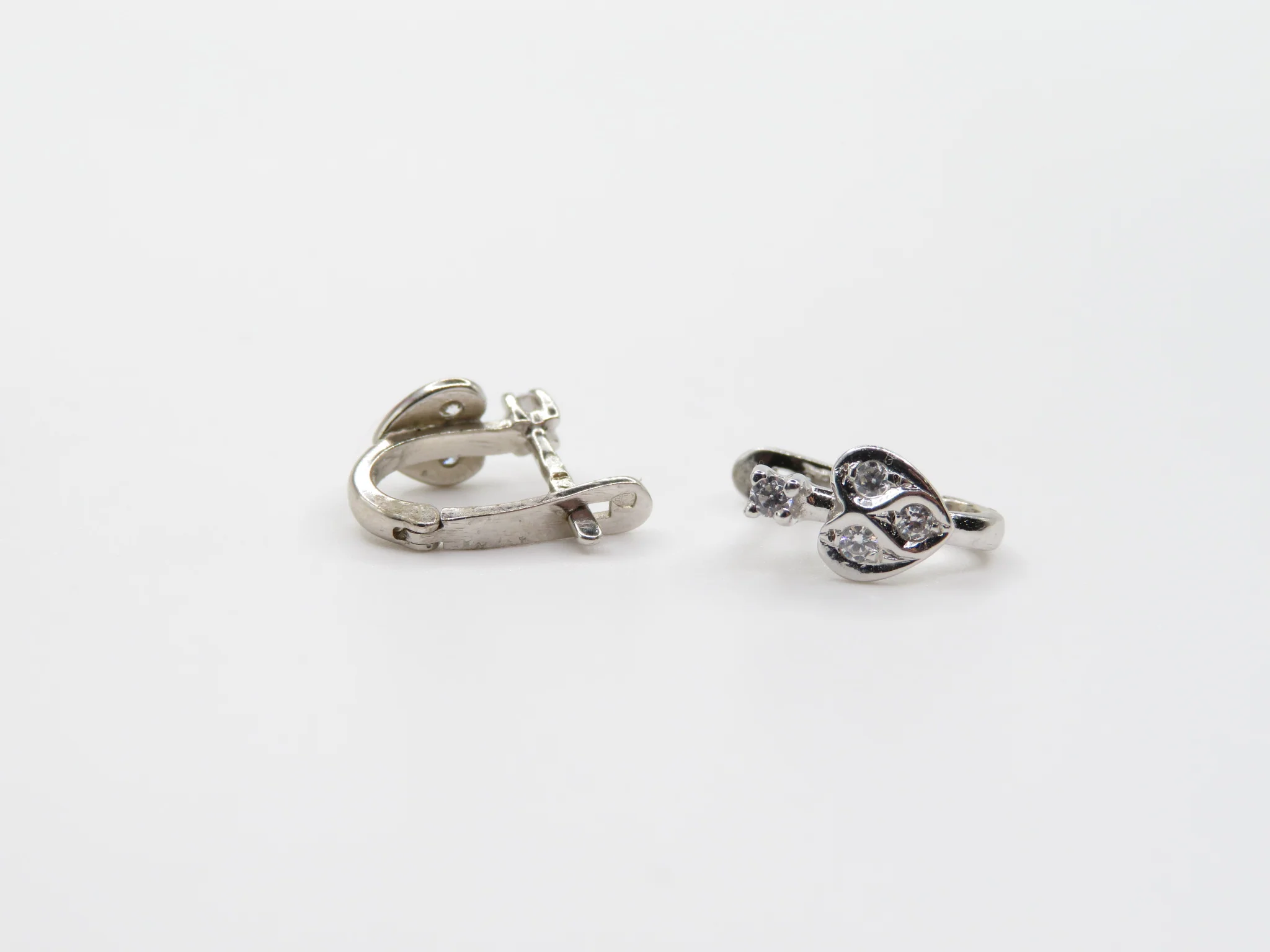 19.25k Heart Bead Set Earrings - Image 7