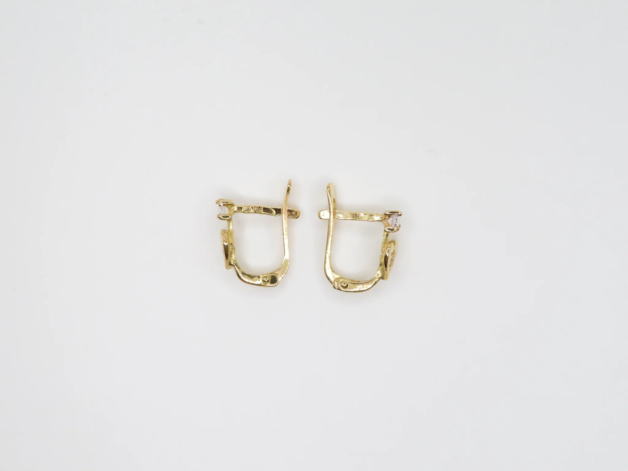 19.25k Heart and Star Children's Earrings - Image 3