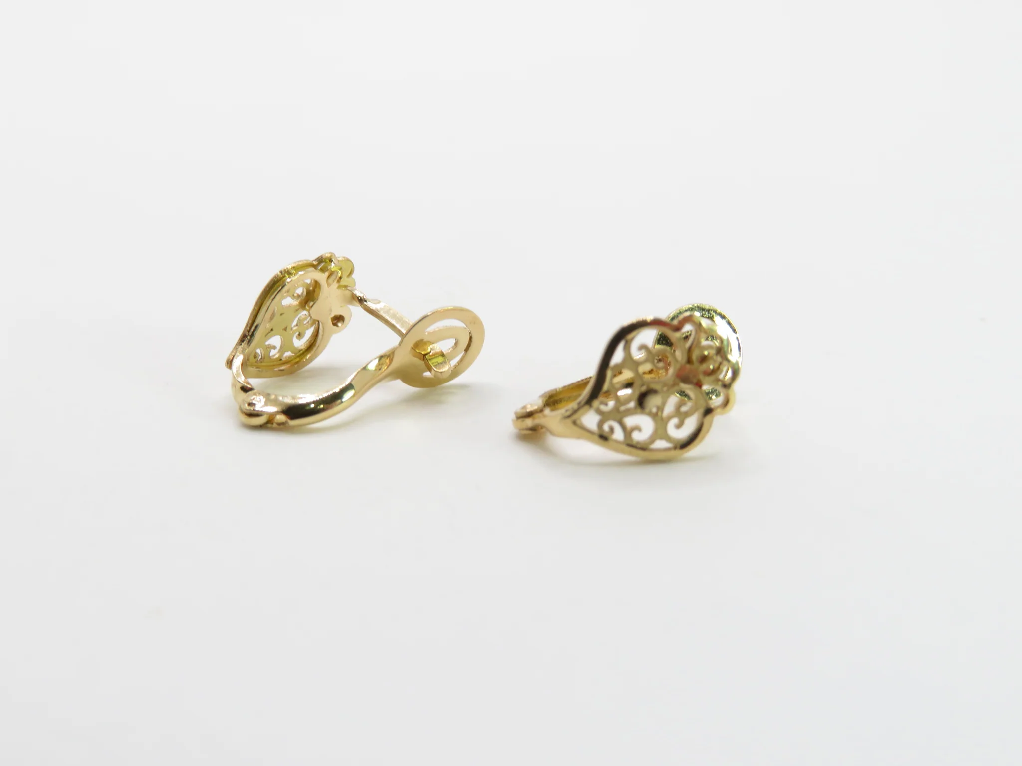 19.25k Heart of Viana Latch Earrings