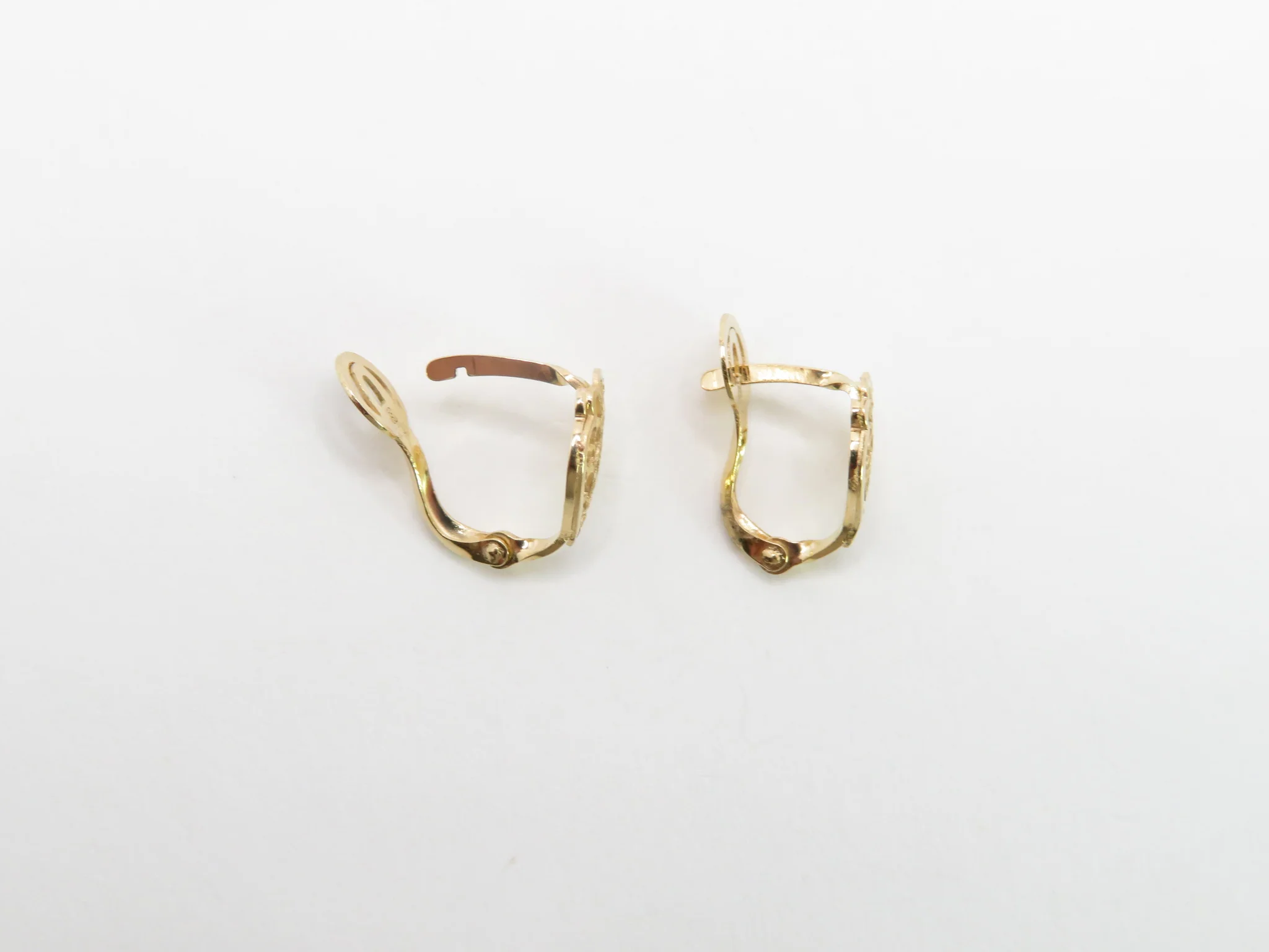 19.25k Heart of Viana Latch Earrings - Image 3