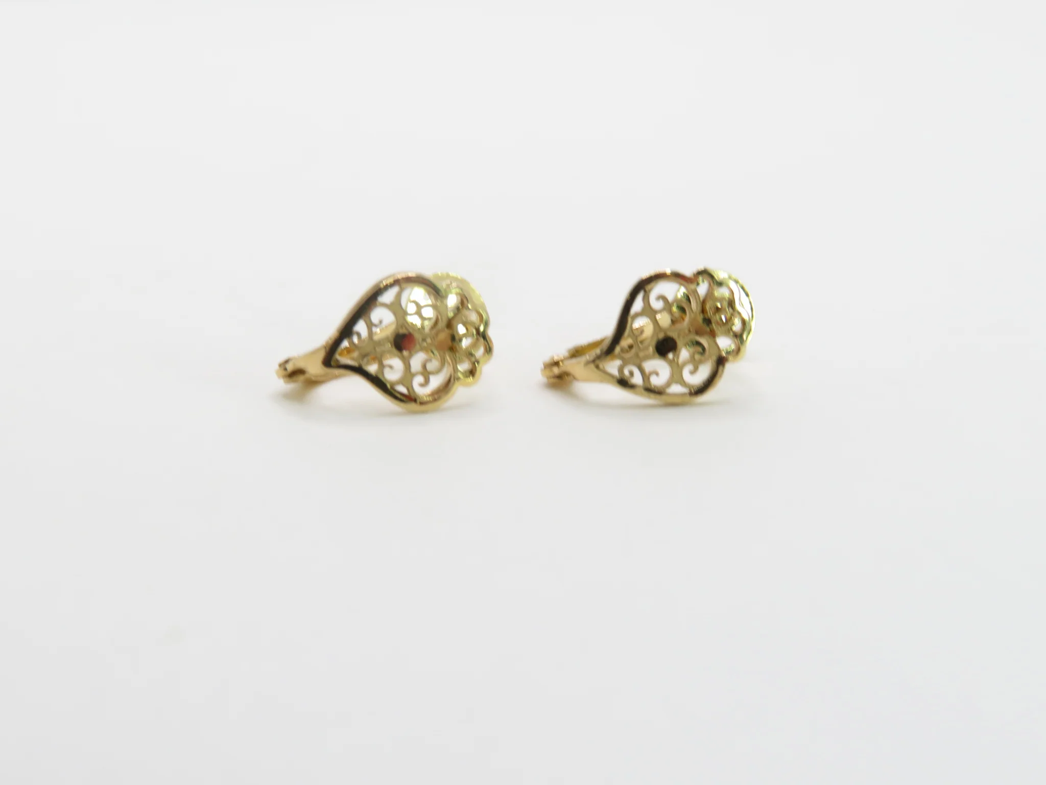 19.25k Heart of Viana Latch Earrings - Image 4