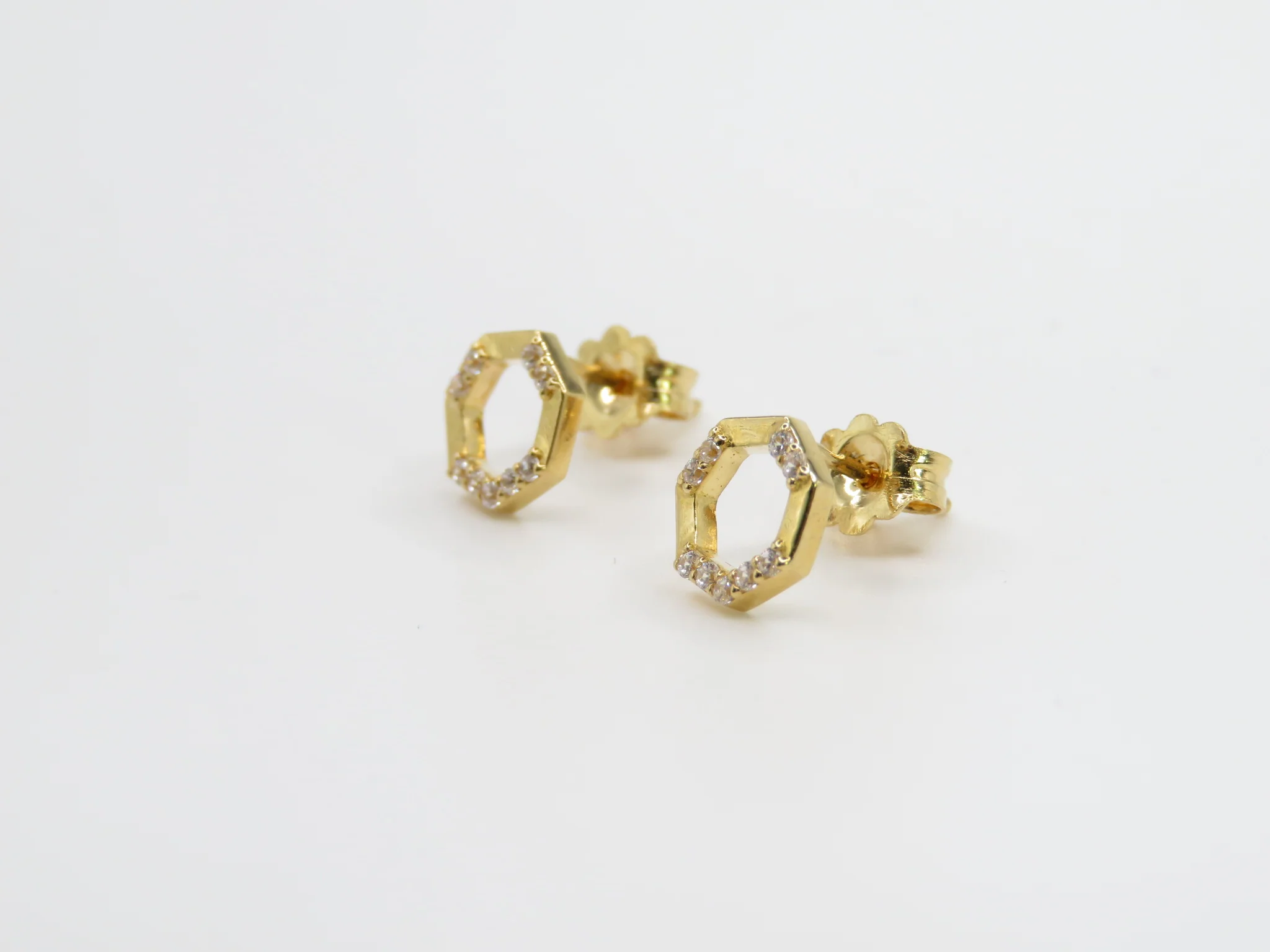 19.25k Yellow Gold Hexagon Stud Earrings - Image 3