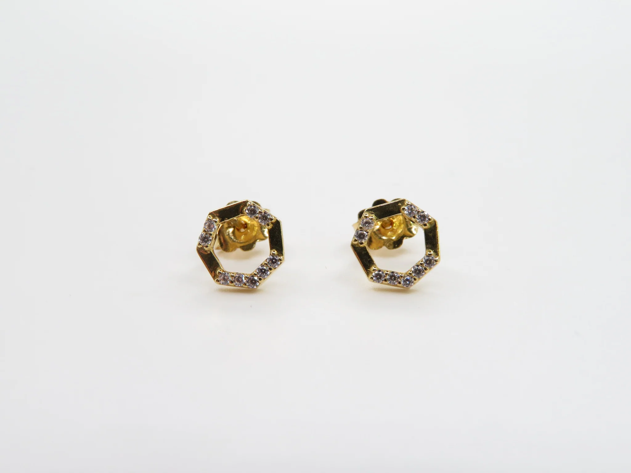 19.25k Yellow Gold Hexagon Stud Earrings - Image 5