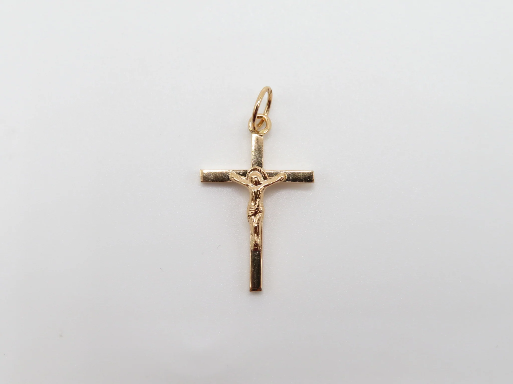 19.25k Yellow Gold Hollow Traditional Squared Cross
