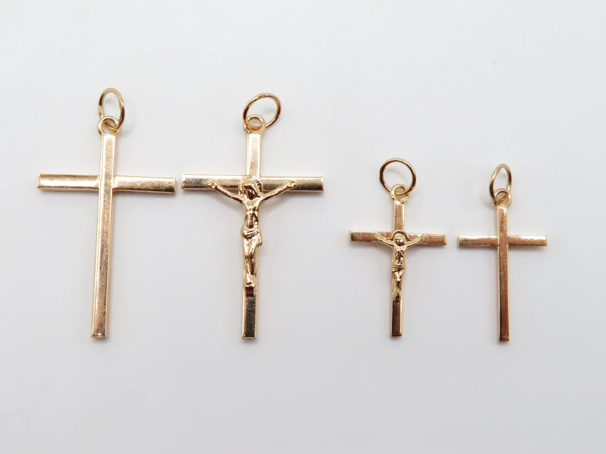 19.25k Yellow Gold Hollow Traditional Squared Cross - Image 8