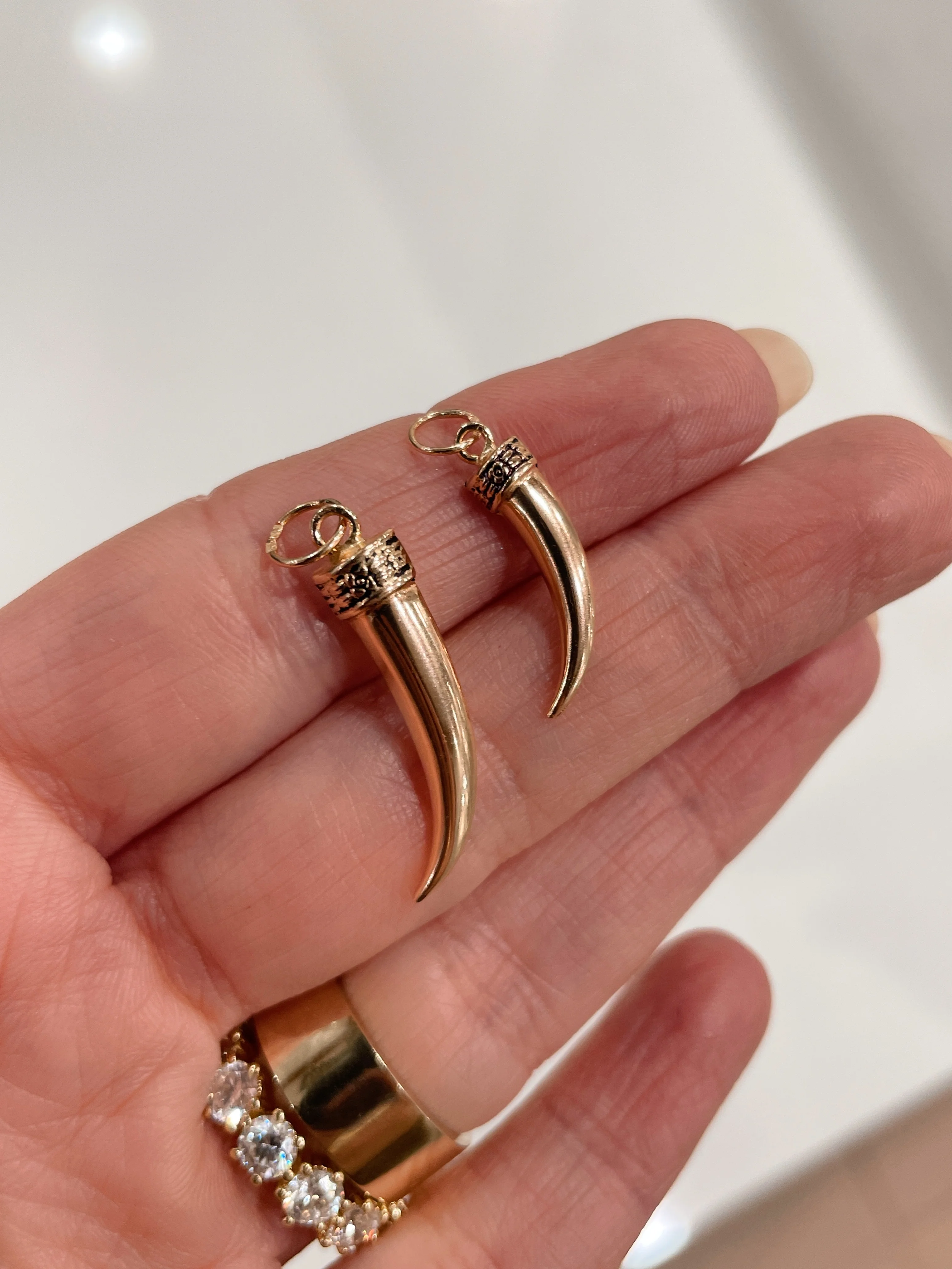 19.25k Yellow Gold Horn Pendant - Image 6