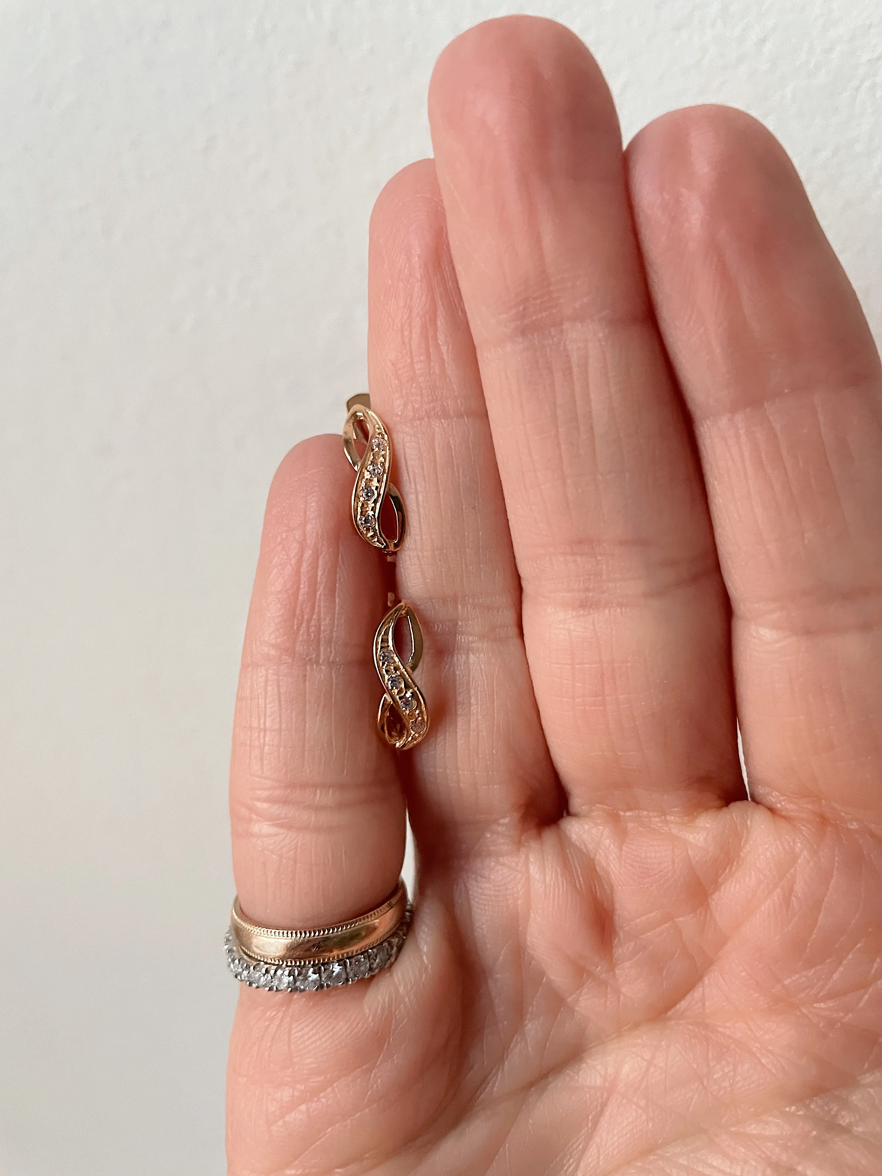 19.25k Yellow Gold Infinity Earrings - Image 4