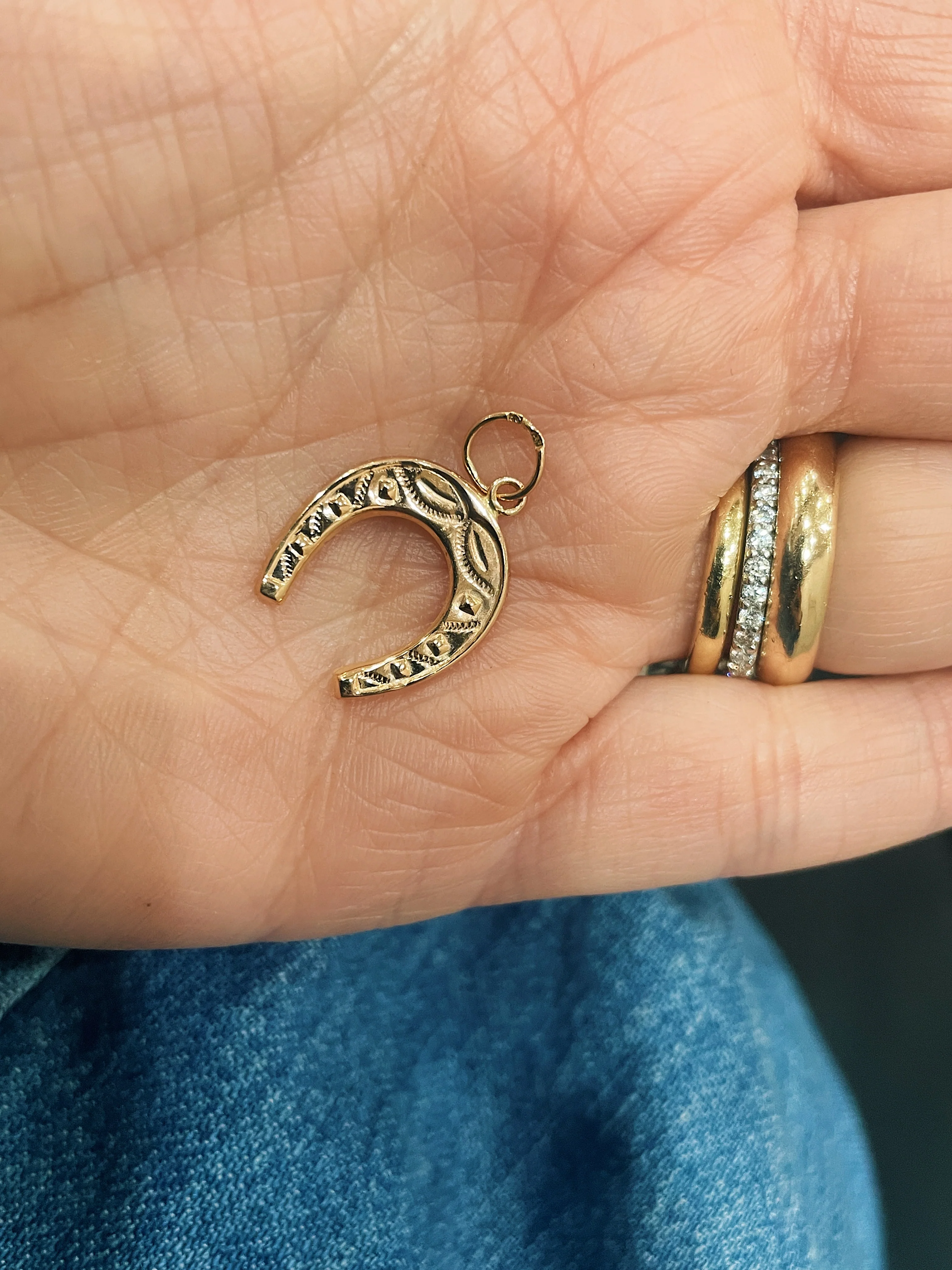 19.25k Yellow Gold Horse Shoe Pendant - Image 2
