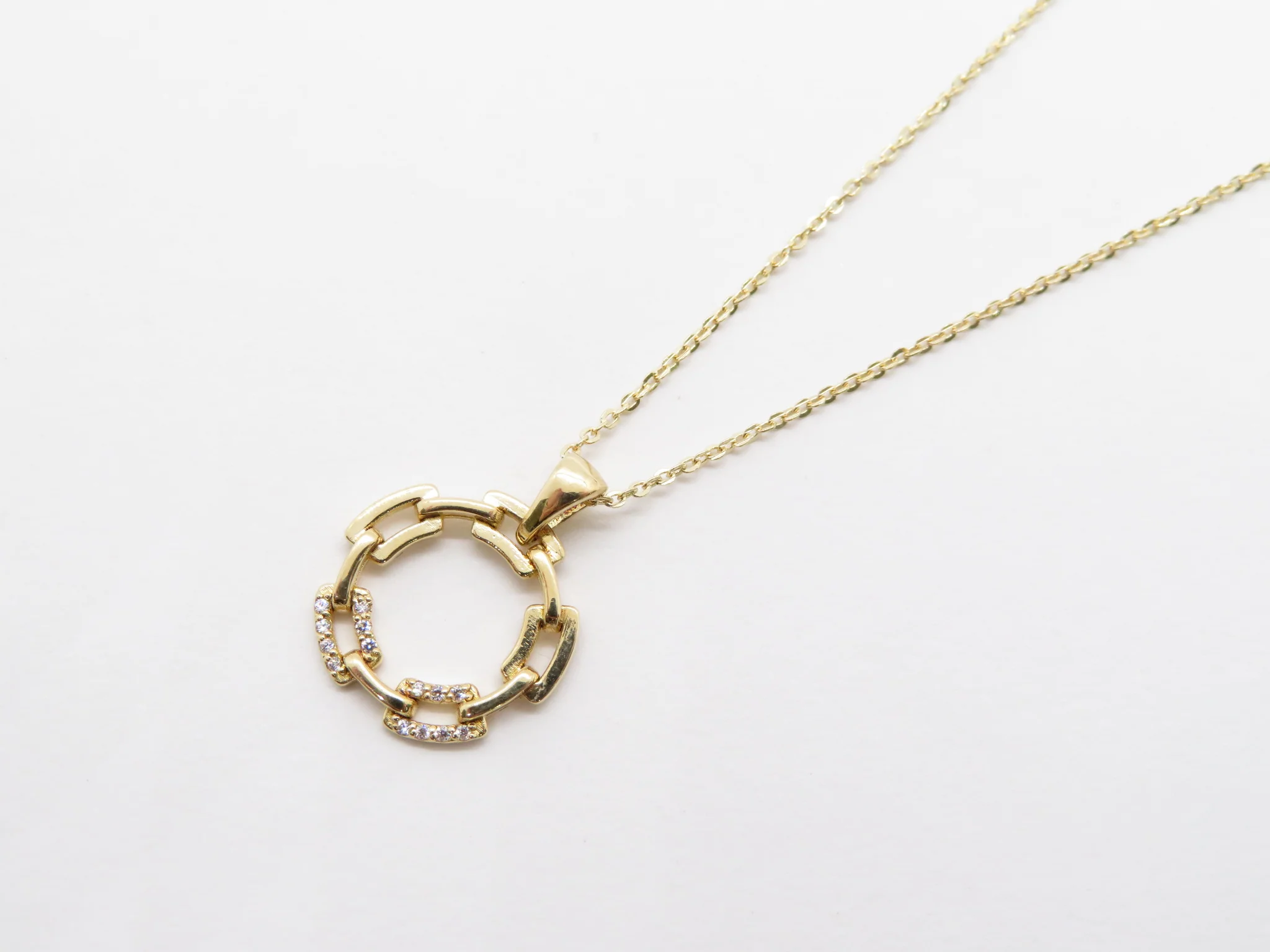 19.25k Yellow Gold Link Circle of Life Necklace - Image 3