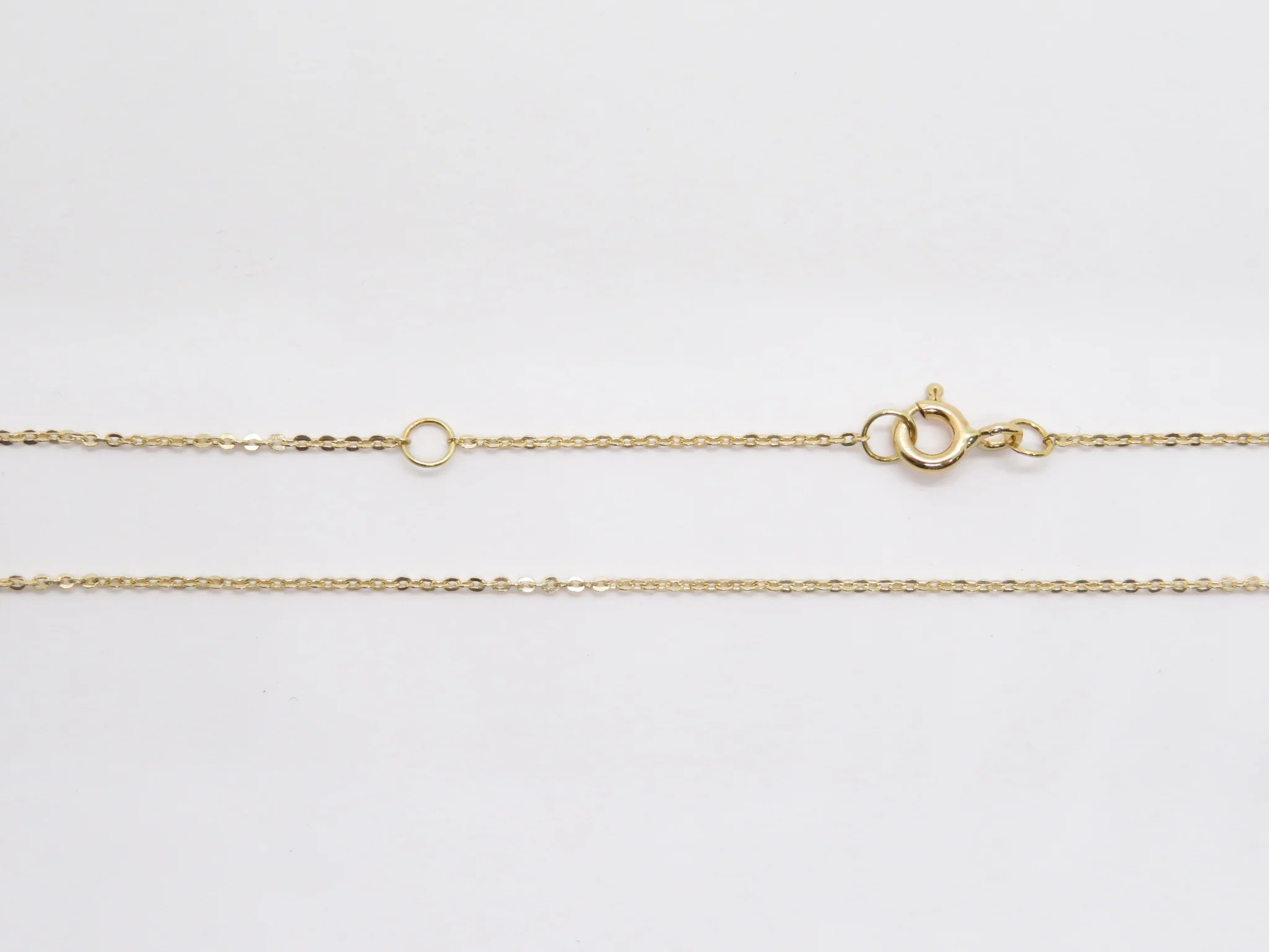 19.25k Yellow Gold Link Circle of Life Necklace - Image 7