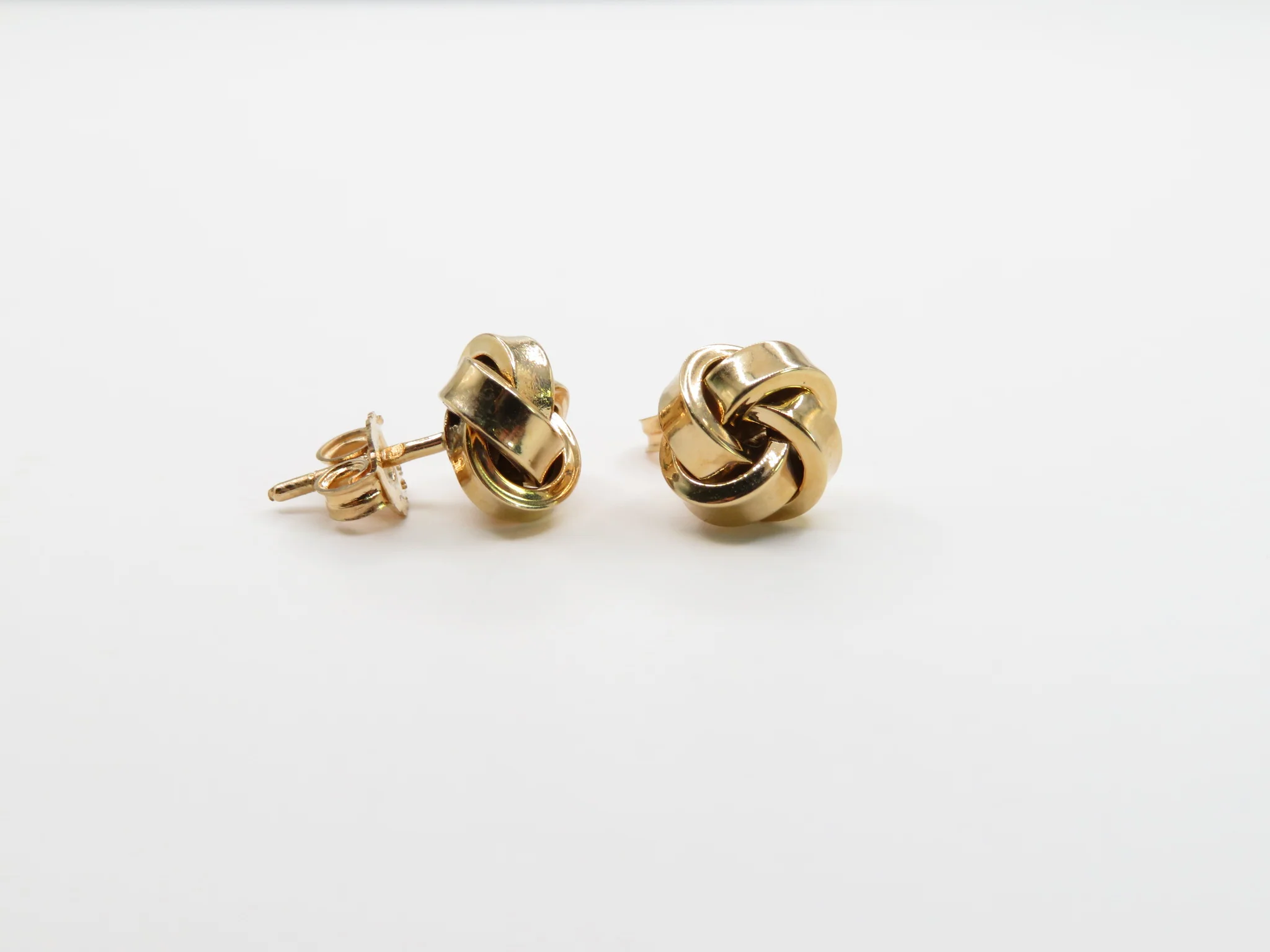 19.25k Yellow Gold Love Knot Studs - Image 7