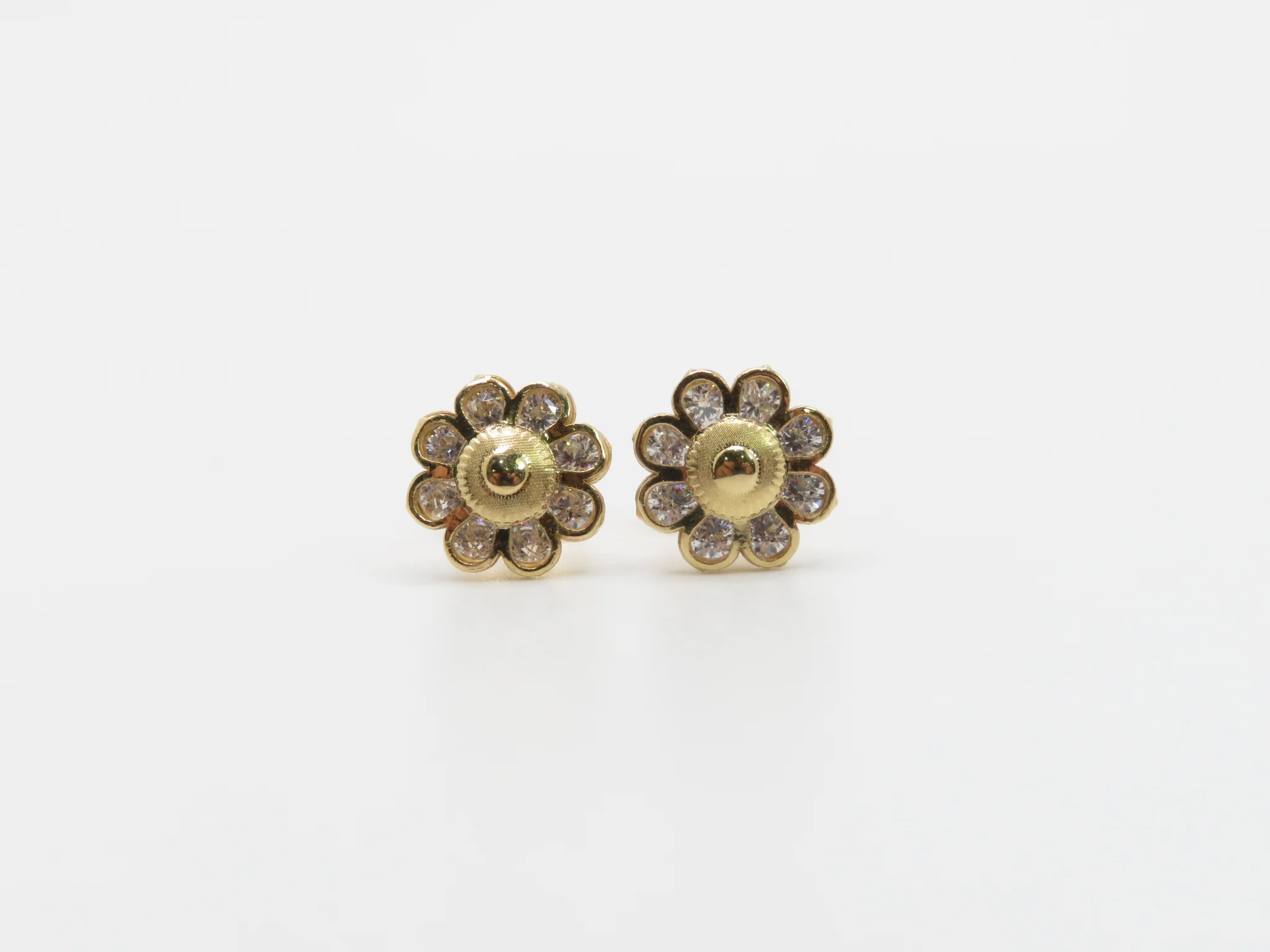 19.25k Yellow Gold Marigold Studs - Image 3