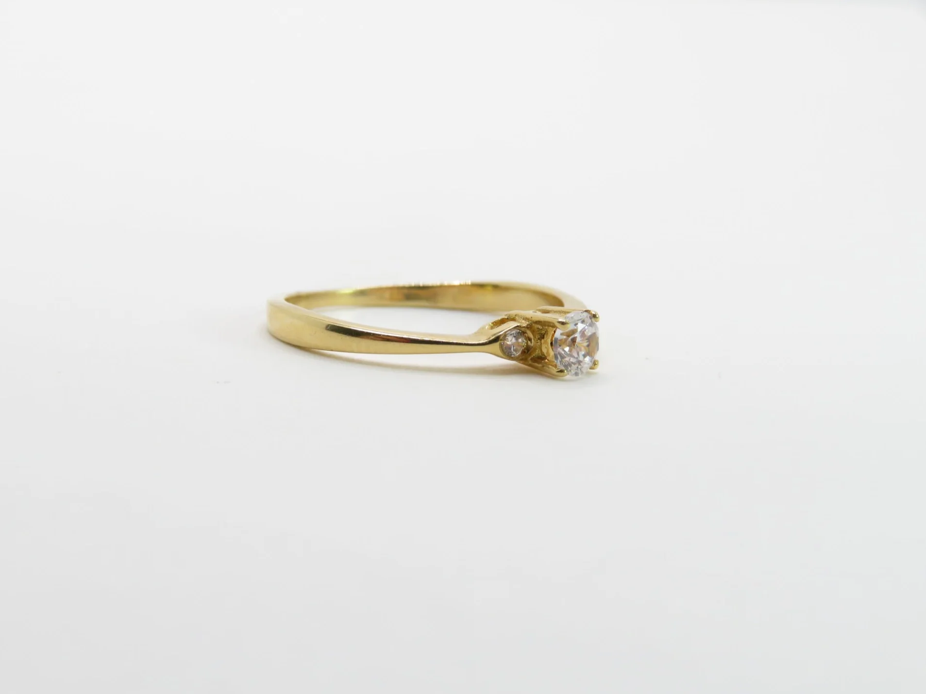 19.25k Yellow Gold Mini Past Present Future Ring - Image 3