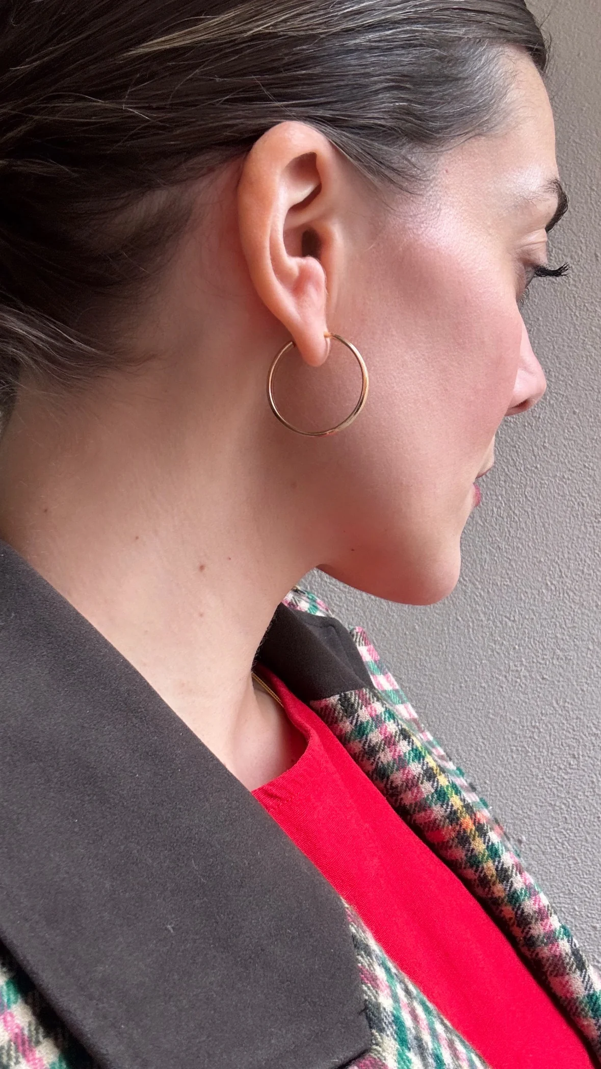 19.25k Yellow Gold Linear Sleeper Hoops - Image 4