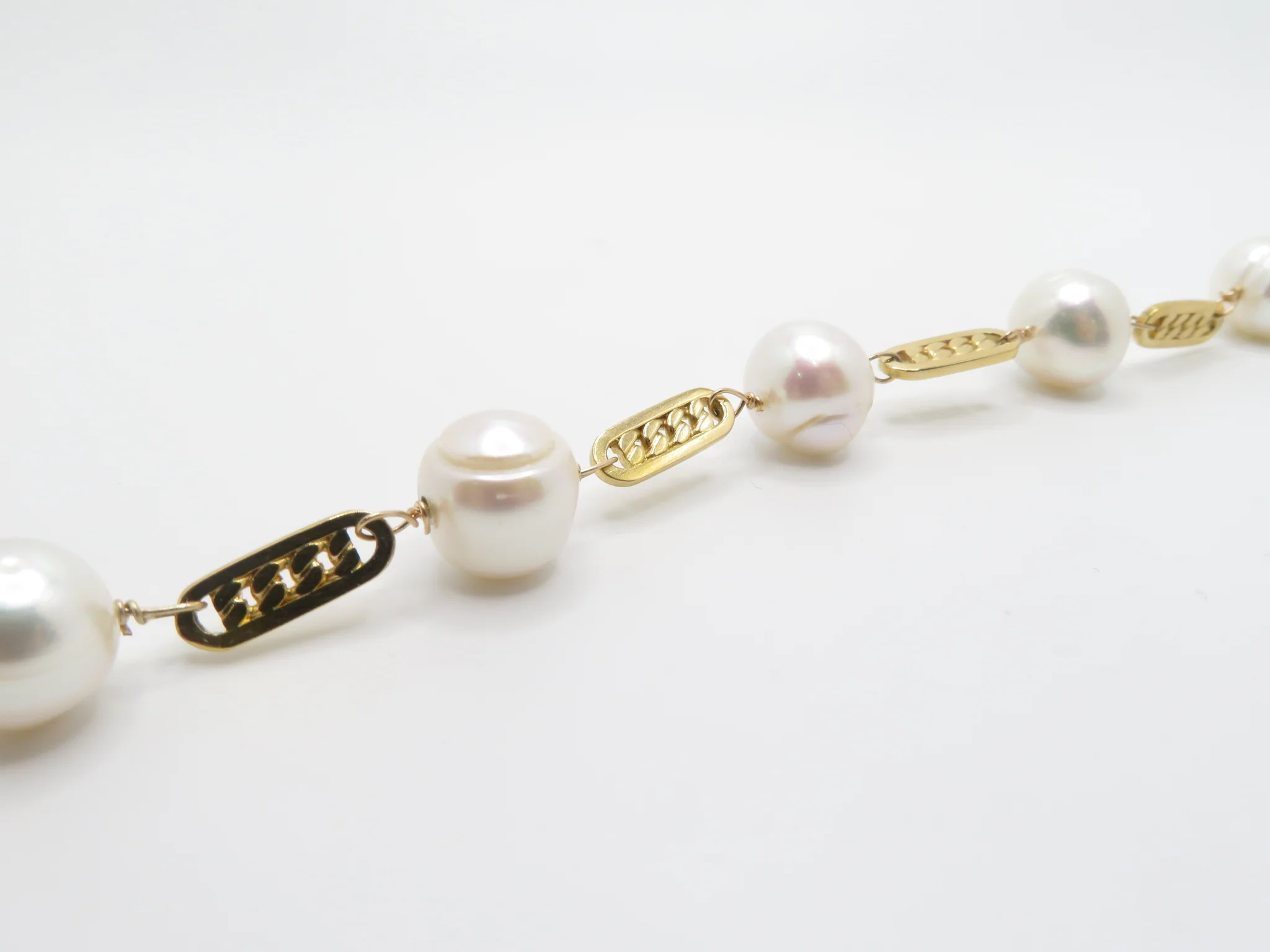 19.25k Yellow Gold Oblong Curb Station Pearl Bracelet