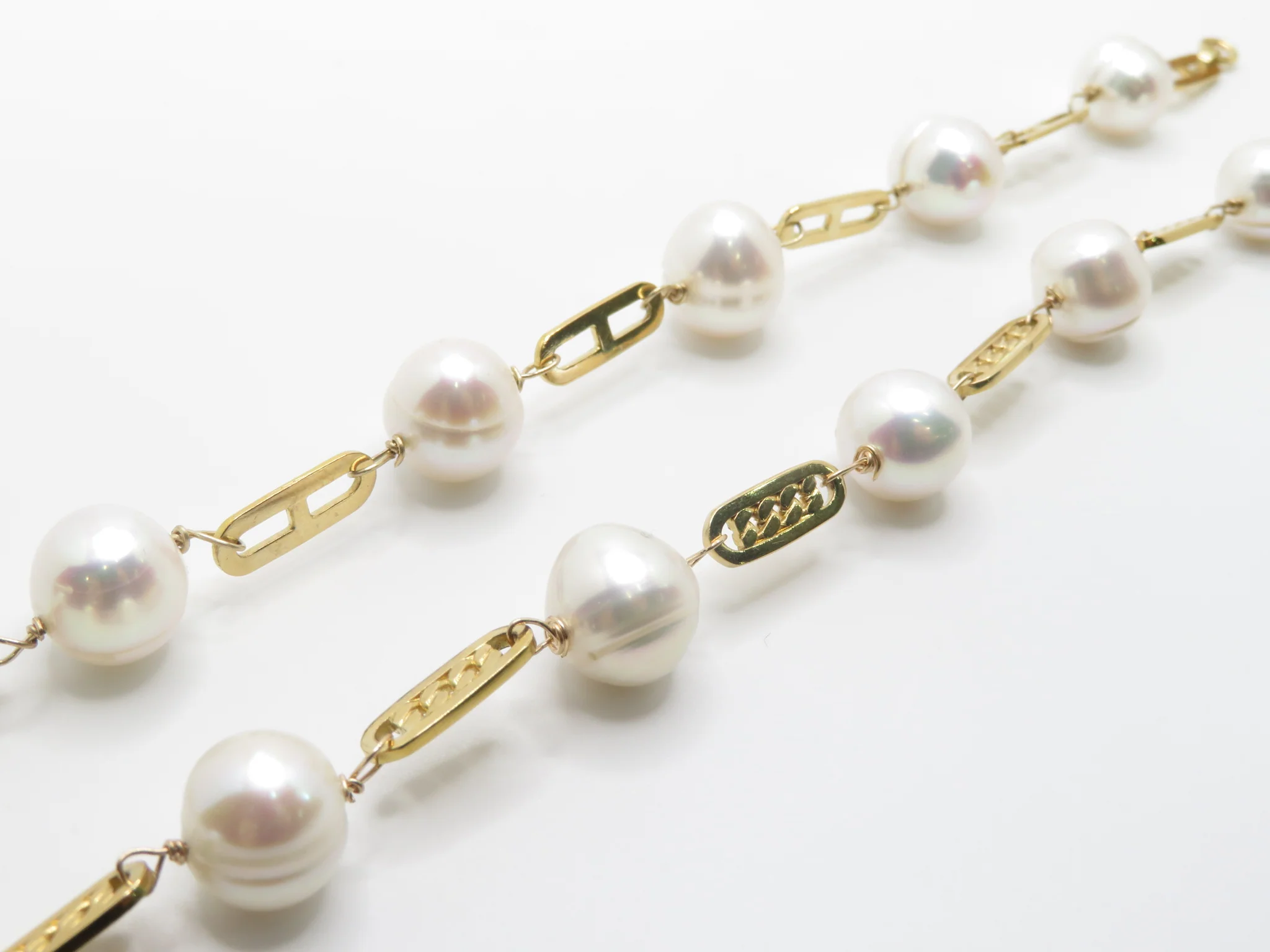 19.25k Yellow Gold Oblong Curb Station Pearl Bracelet - Image 5