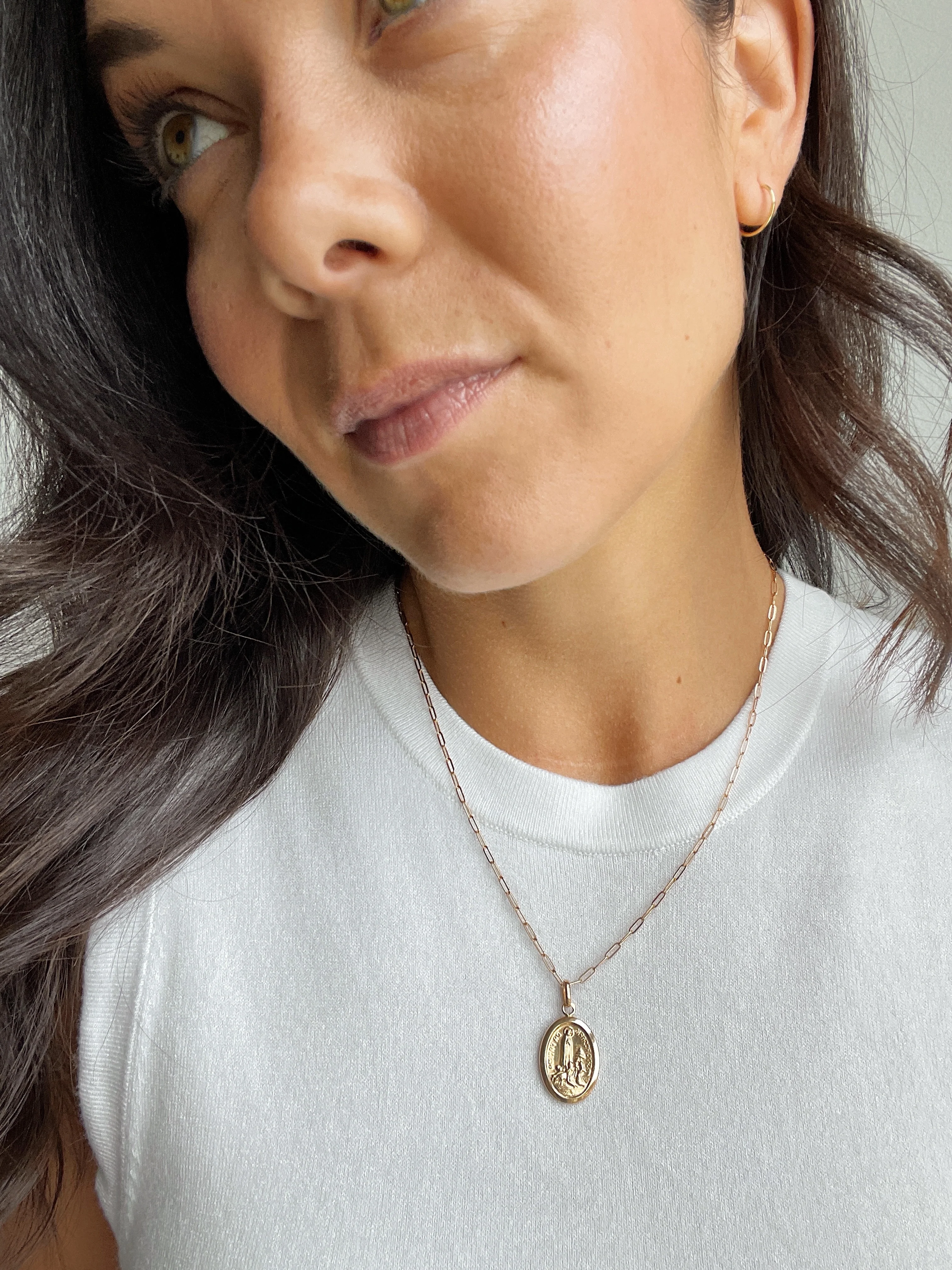 19.25k Yellow Gold Oval Our Lady of Fatima Medal - Image 2