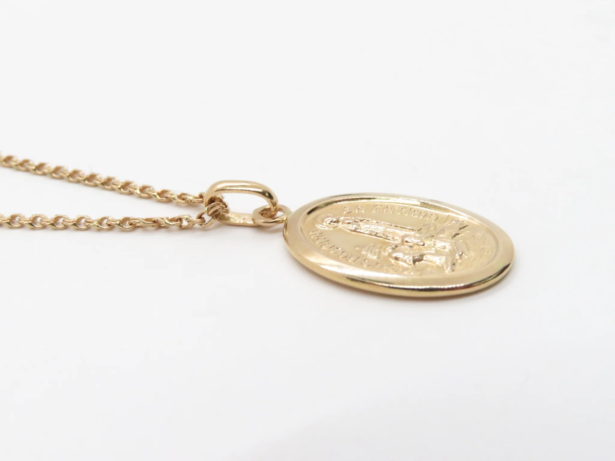 19.25k Yellow Gold Oval Our Lady of Fatima Medal - Image 7