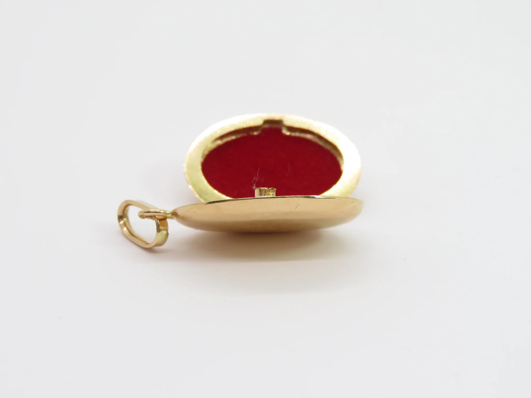 19.25k Yellow Gold Plain Oval Locket - Image 6