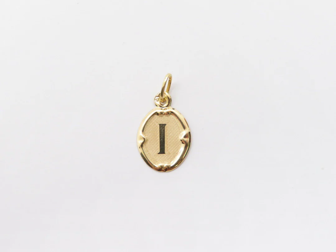 19.25k Oval Trimmed Initial Pendant - Image 12