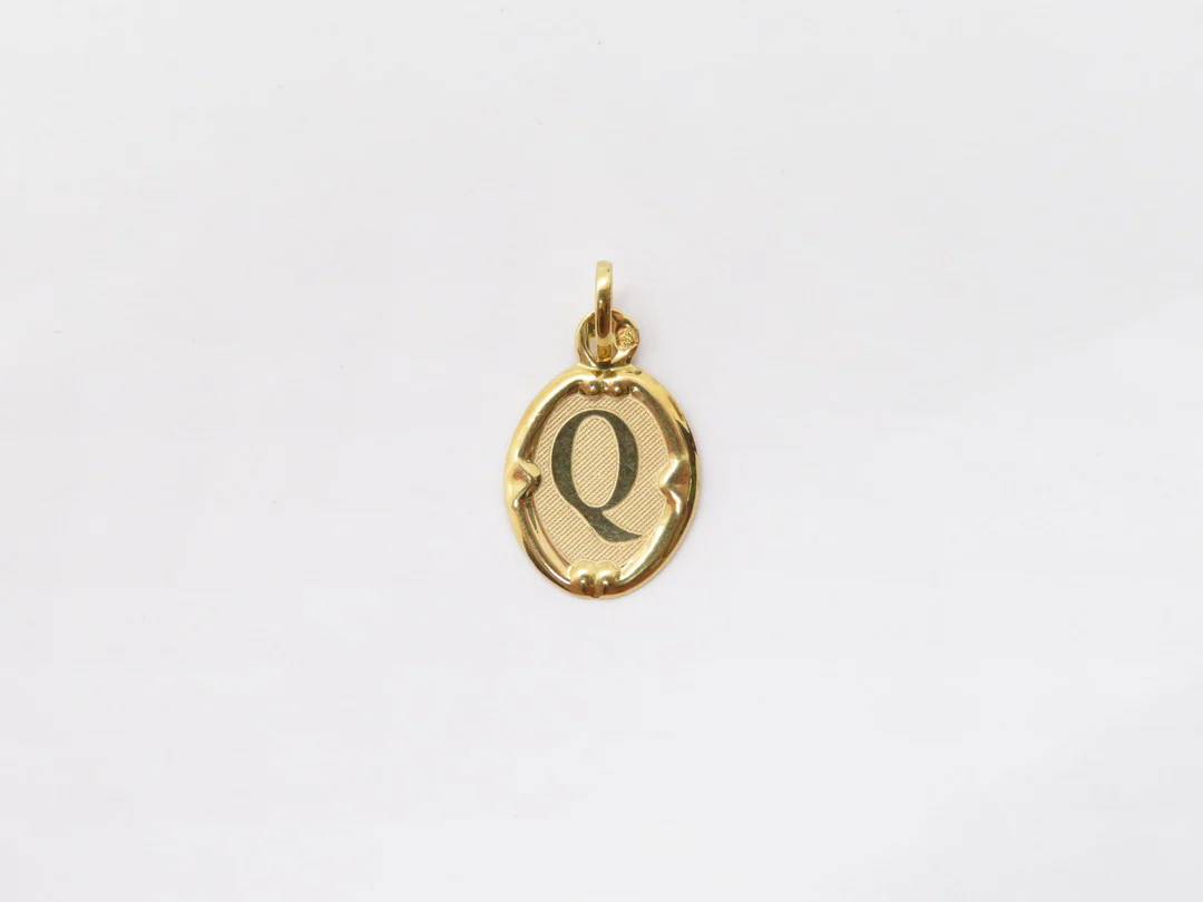 19.25k Oval Trimmed Initial Pendant - Image 20